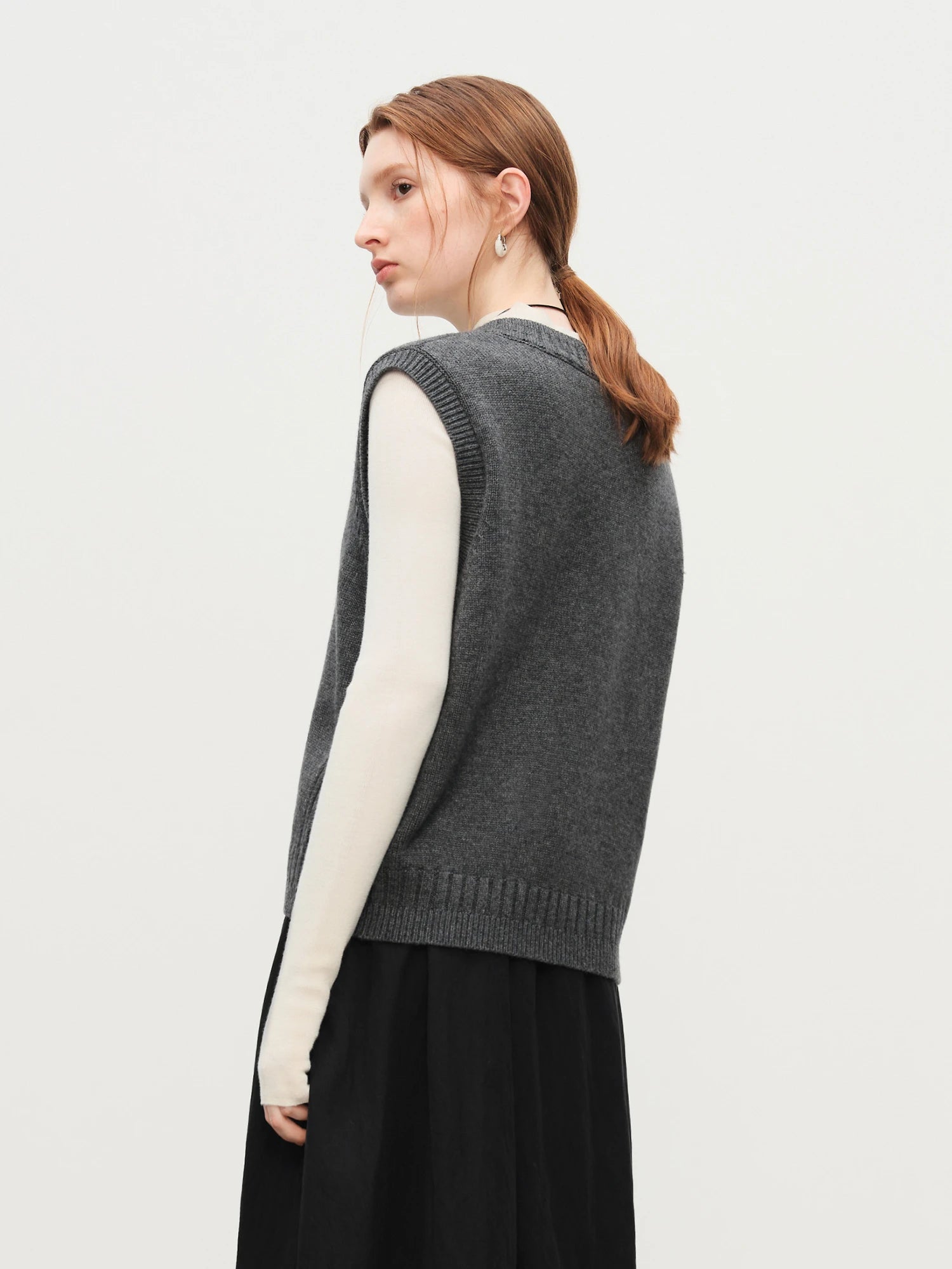 FSLE Women Autumn Winter 2025 New Arival Wool Knit V-neck Sleeveless Vest for Layering Outerwear Tops Tanks Design layered vest