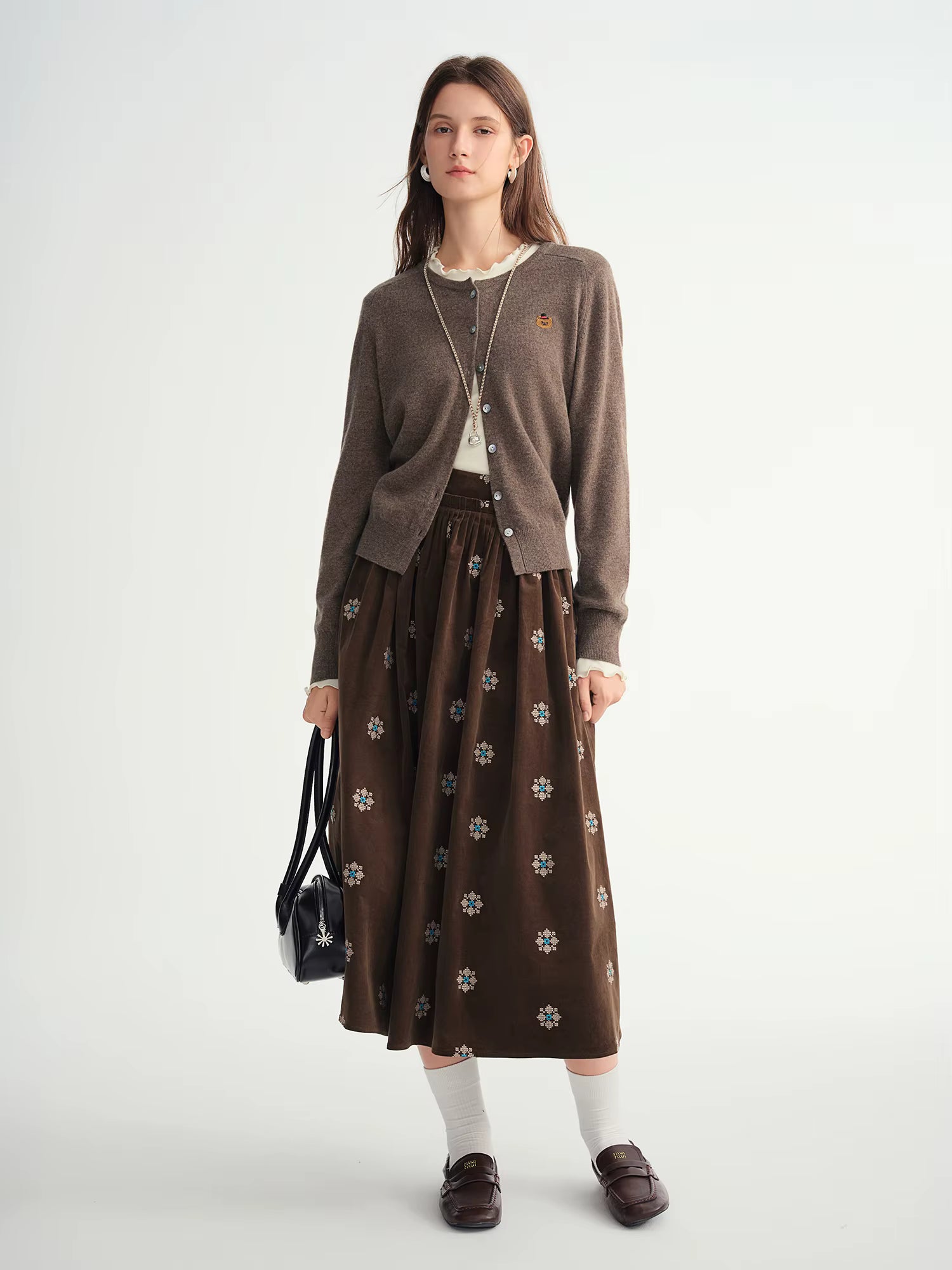 Cute Animal Pattern Embroidery Round Neck 100% Wool Slightly Oversized Knit Cardigan Long Sleeve Top