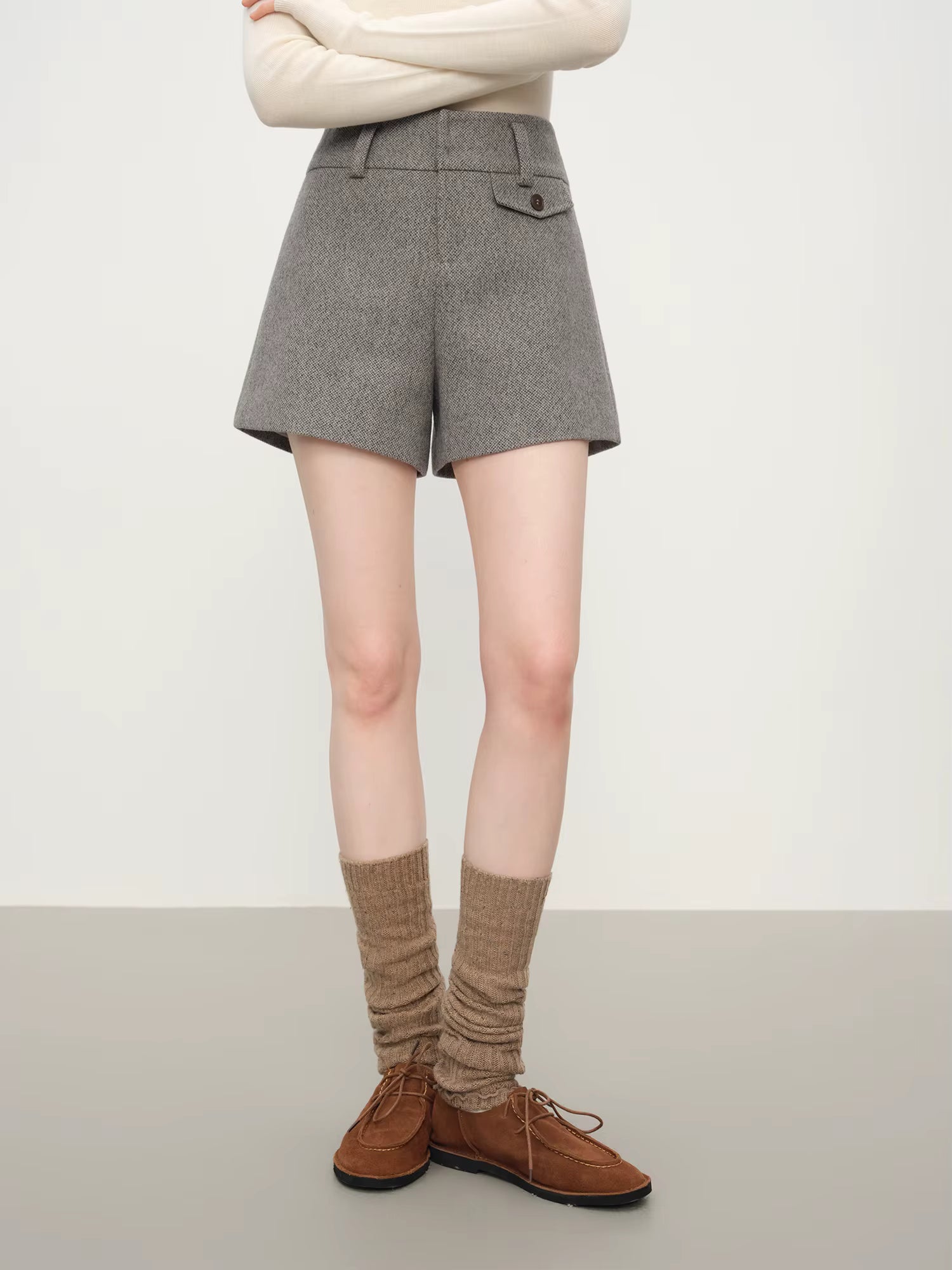 Retro Wide Waistband Shorts with Decorative Pocket