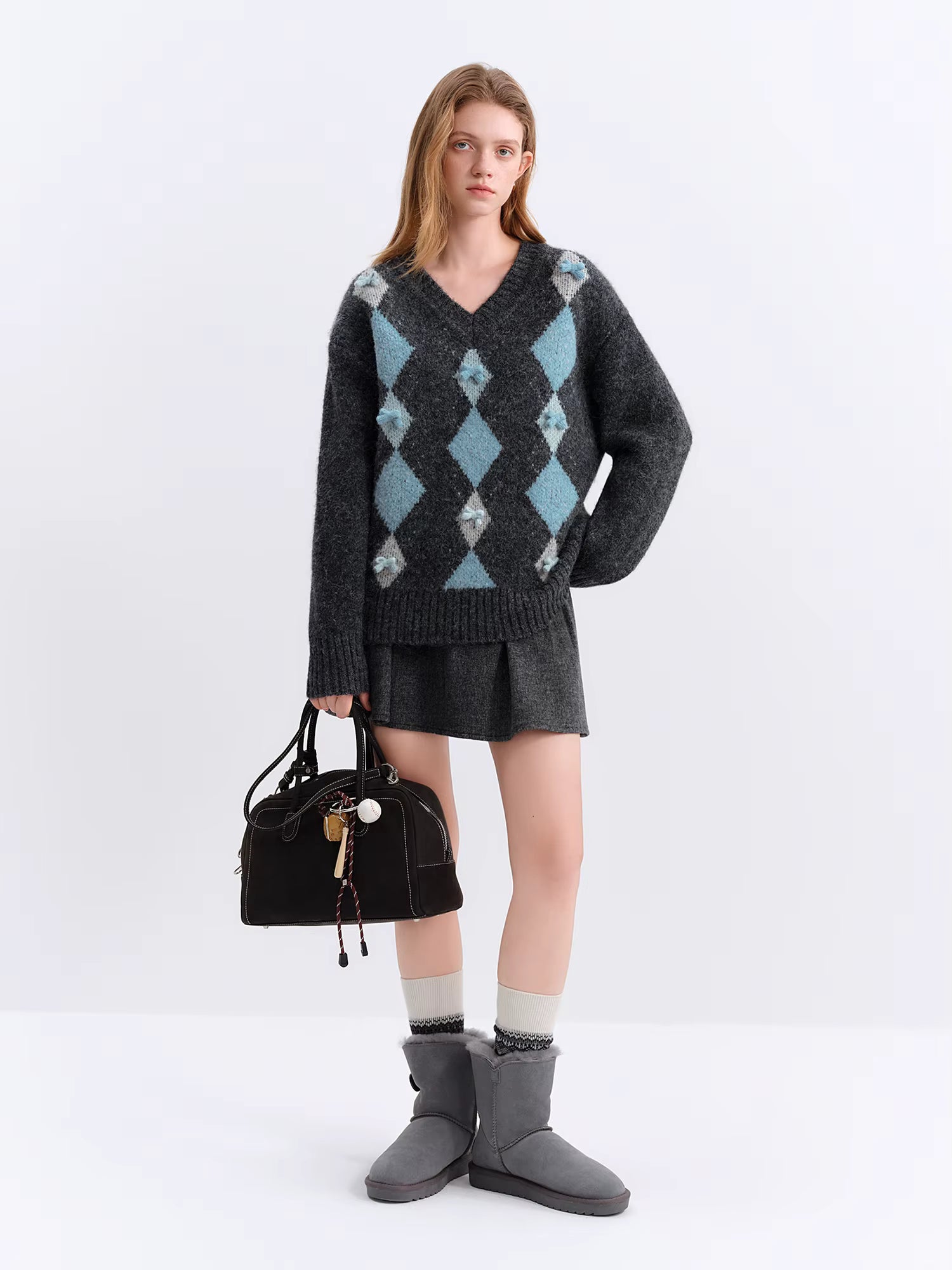 Winter 2025 Women's Vintage Academic V-Neck Sweater - Diamond Pattern Knit Pullover Retro College Style for Casual Comfort