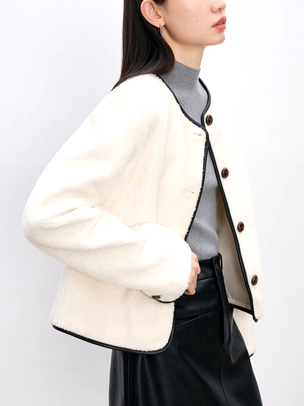 ZIQIAO Petite Size Short Jacket For Women 2024 Fall Winter New Design Round Neck Warm Elegant Jacket White Coat 24ZQ94283