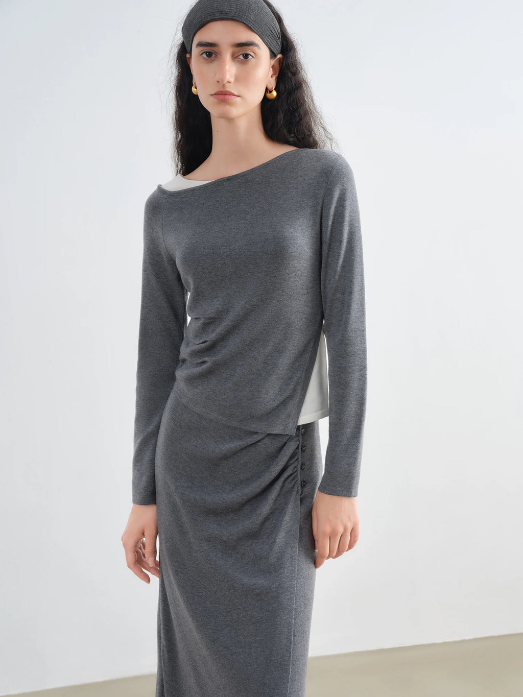 ZIQIAO Gray Mock Two-Piece Knit Set for Petite Women Fall 2025 New Arrival Elegant Complete Outfit Gray White Striped Top Skirt