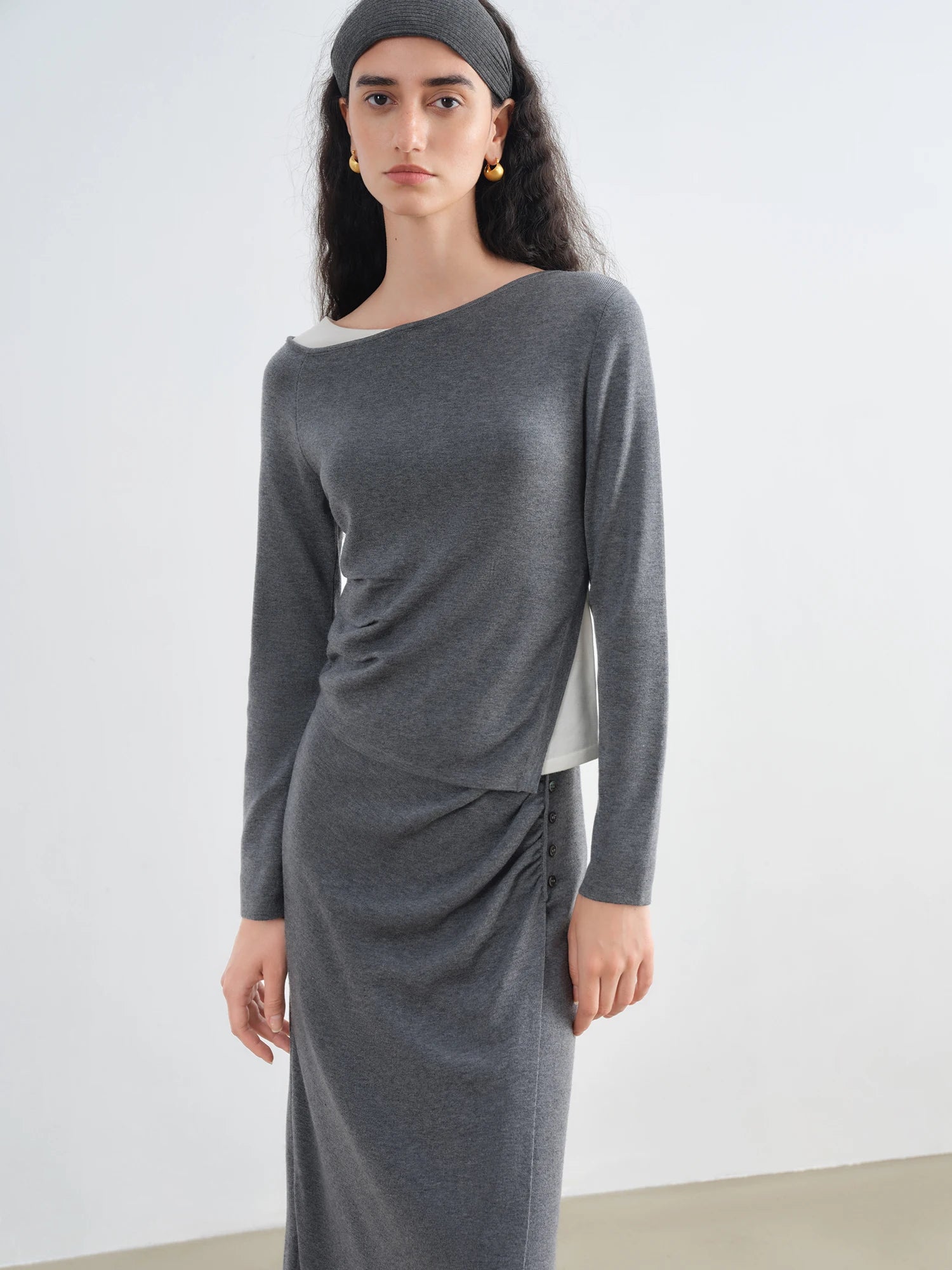 ZIQIAO Gray Mock Two-Piece Knit Set for Petite Women Fall 2025 New Arrival Elegant Complete Outfit Gray White Striped Top Skirt