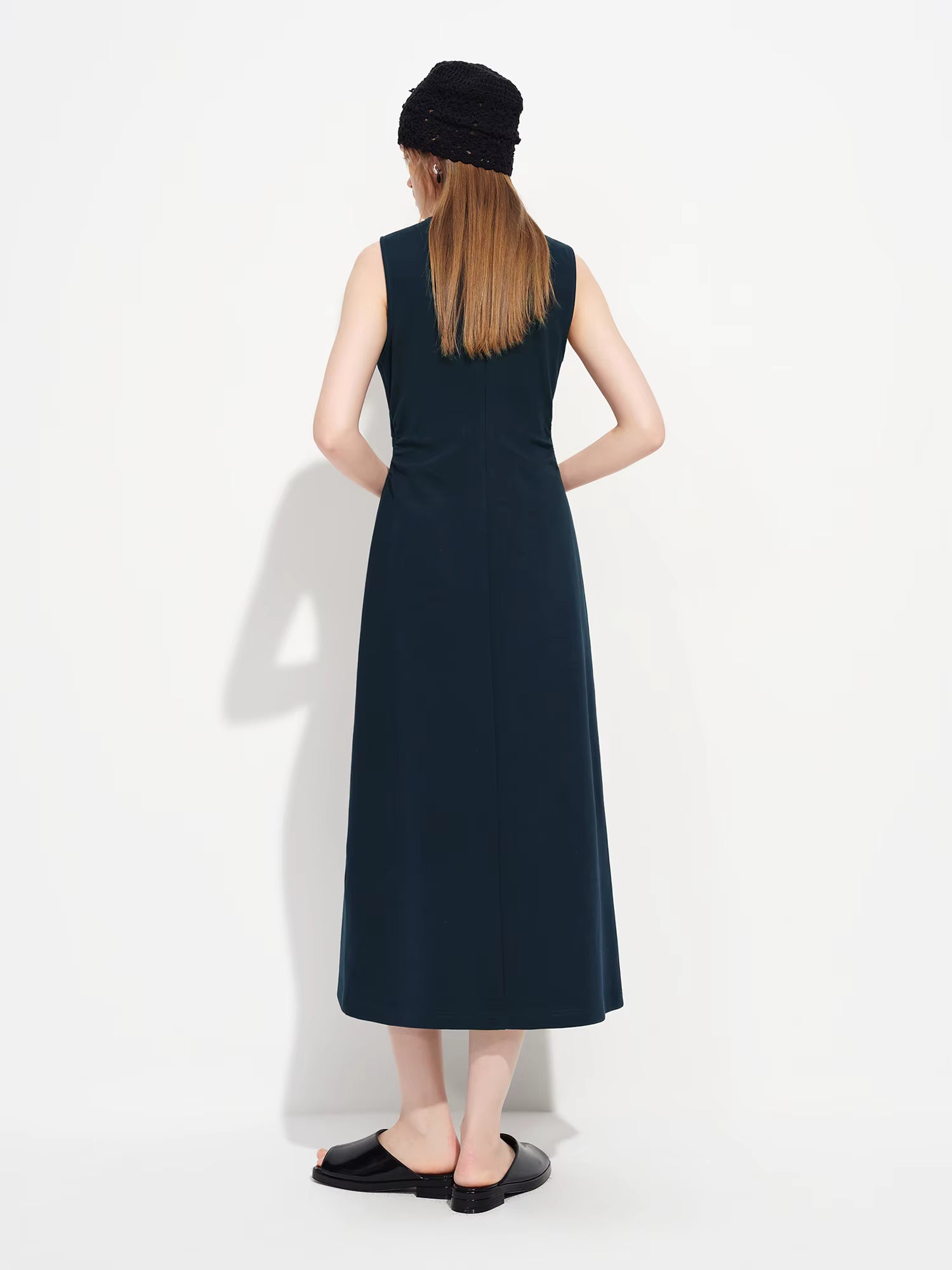 Sleeveless Elegant Waist-cinching Dress Women's Spring 2026 New Style Slim Fit Inner Vest Dress Official Commuting