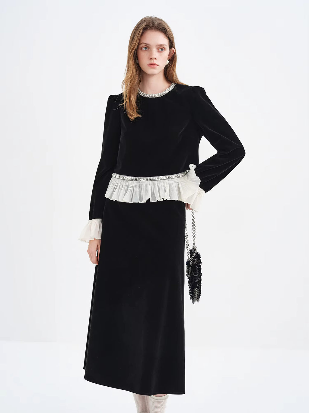 2025 Winter Women's Black Velvet Short Set Beaded Round Neck Top Skirt - Petite Friendly Outfit for Holiday Parties