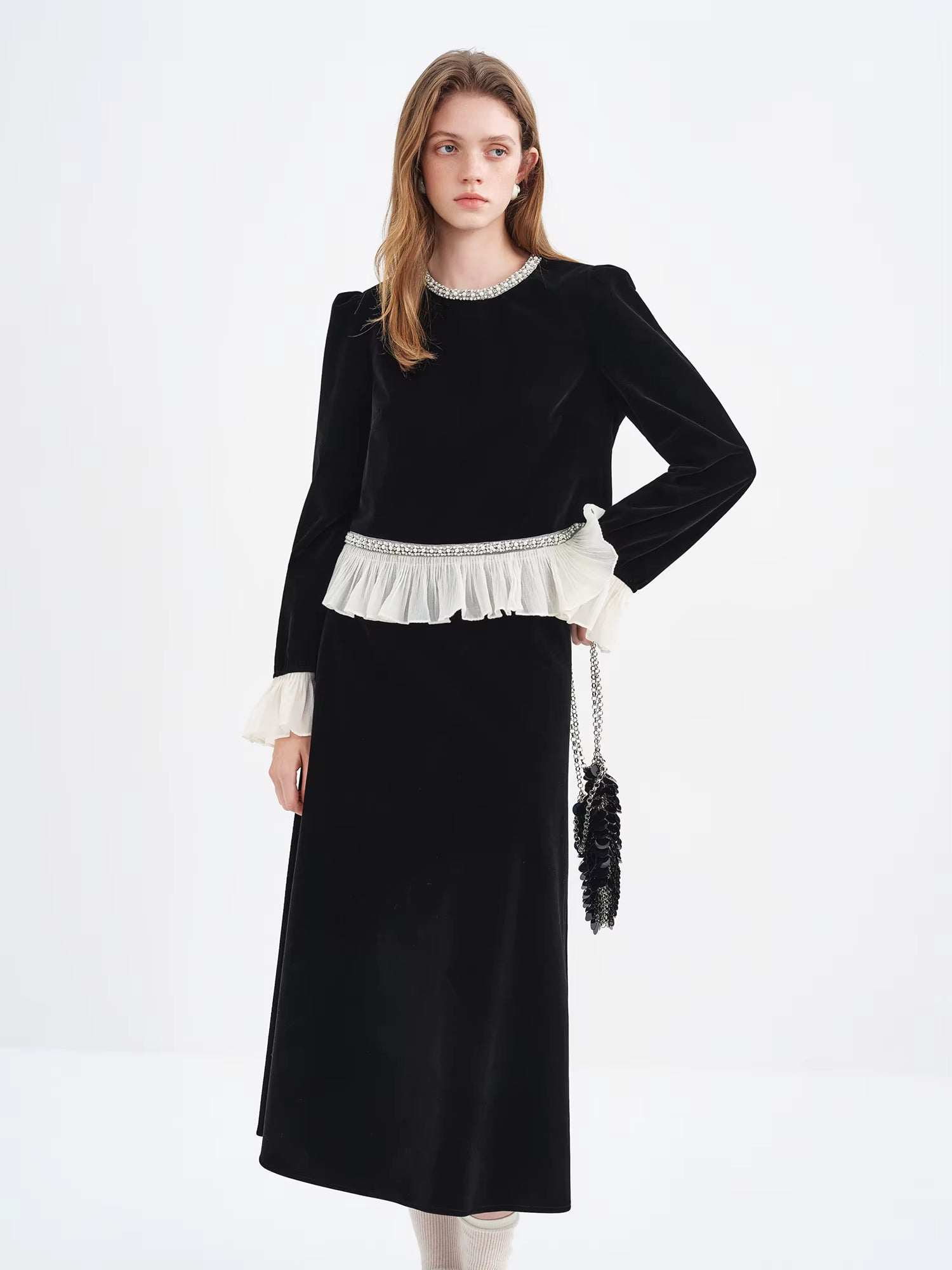 2025 Winter Women's Black Velvet Short Set Beaded Round Neck Top Skirt - Petite Friendly Outfit for Holiday Parties