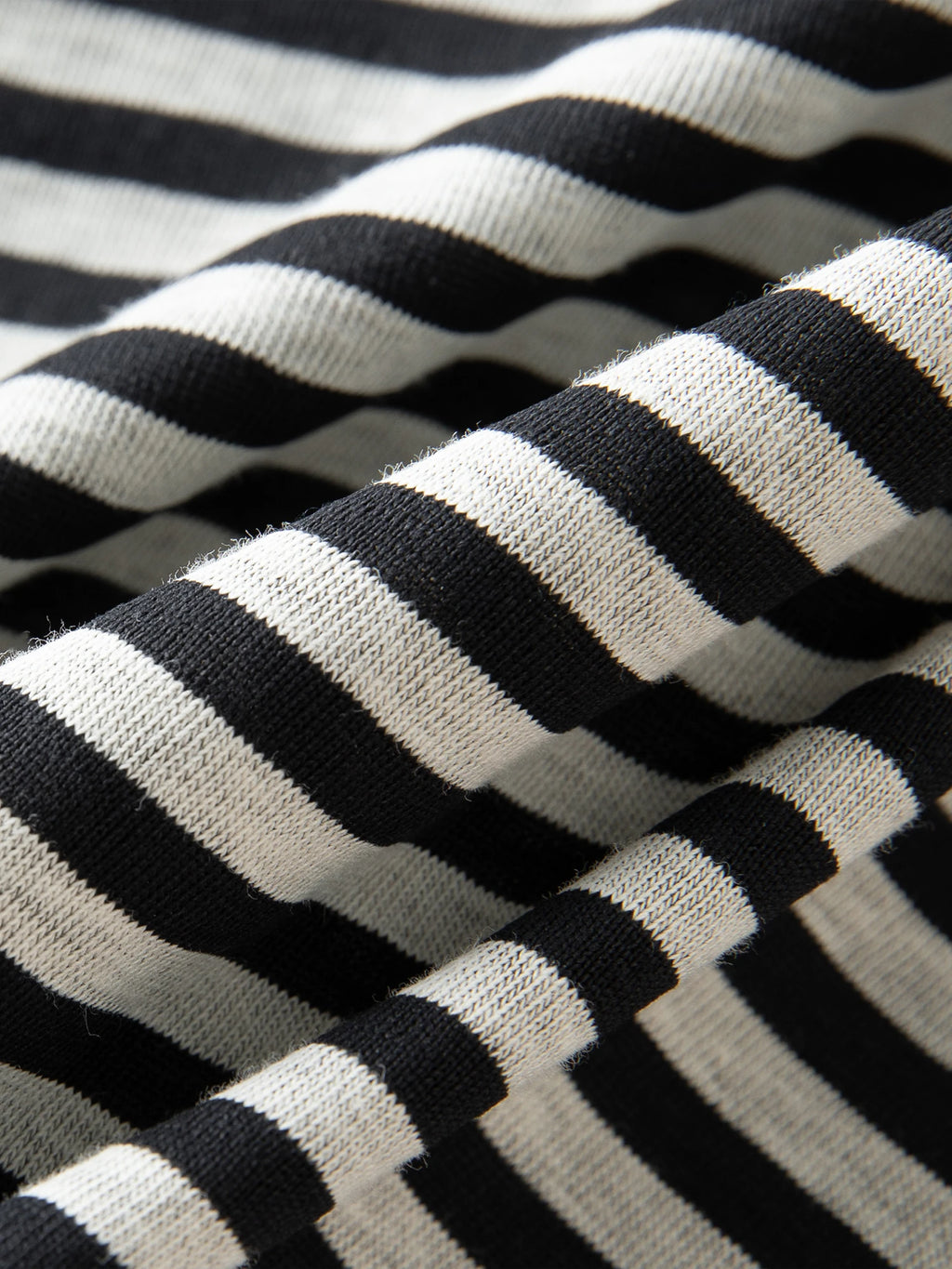 FSLE 2025 New Fake Two-piece Black White Striped V-neck Retro Long-sleeved T-shirt Women's Autumn 2025 New Chic Tops