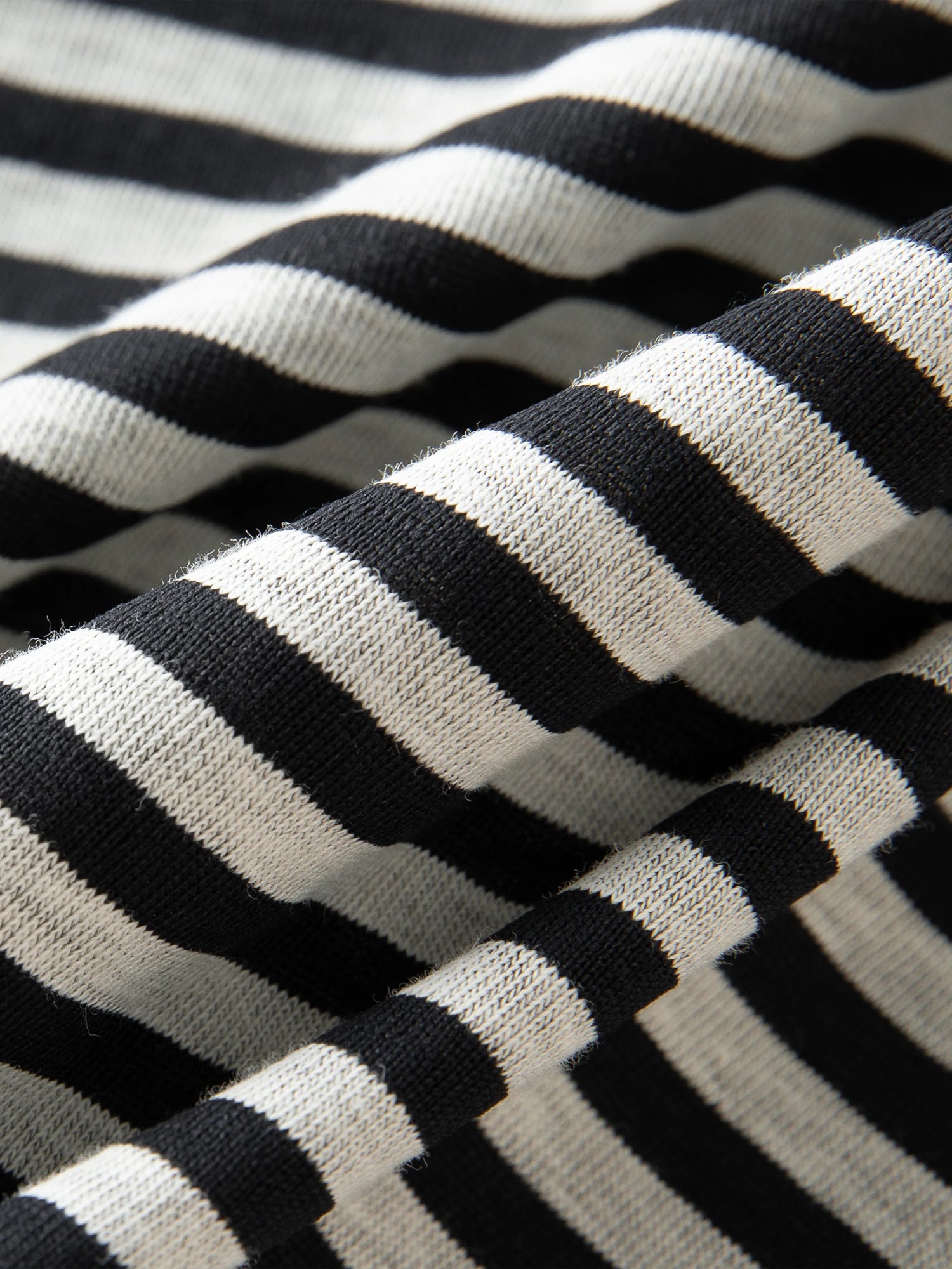FSLE 2025 New Fake Two-piece Black White Striped V-neck Retro Long-sleeved T-shirt Women's Autumn 2025 New Chic Tops