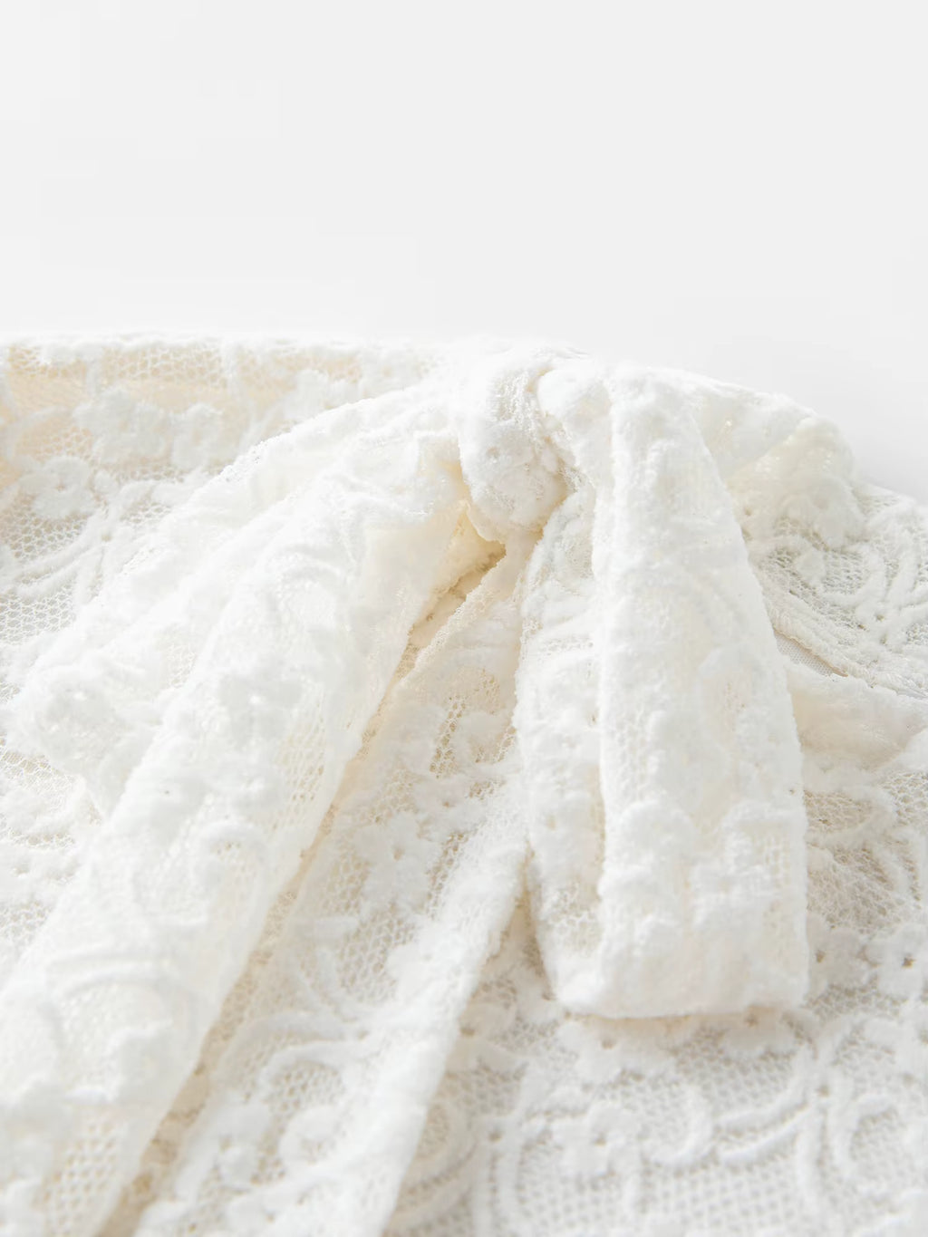 Autumn Women's White Lace Crochet Knit Top Blouse Elegant Tied Front Y2K Retro Soft Pullover Sweet Off-Shoulder Shirt