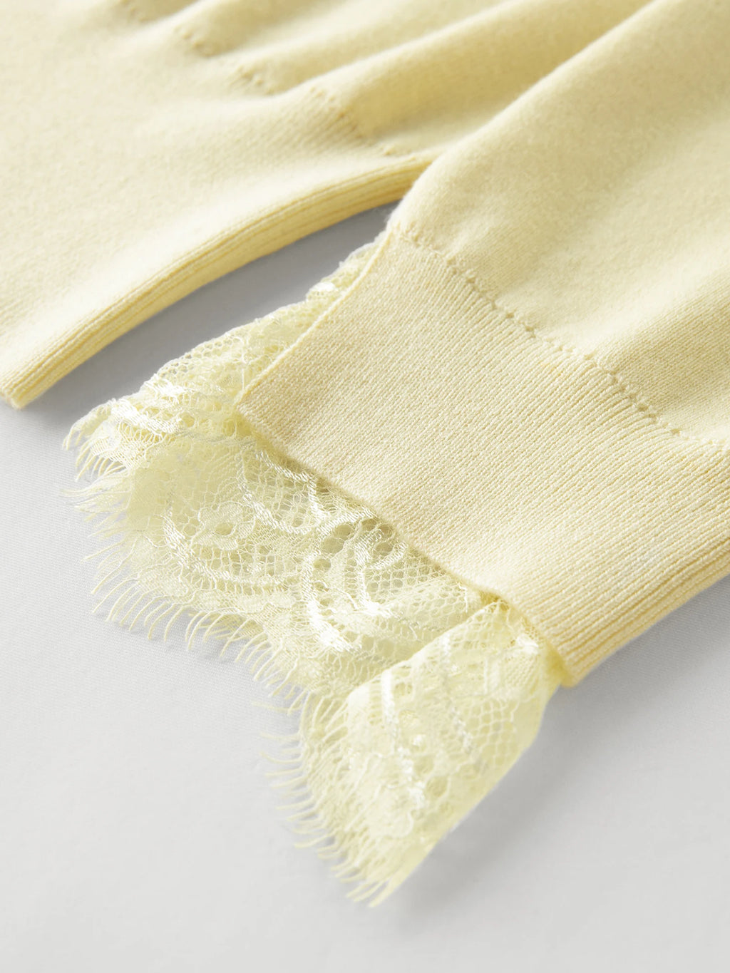 DUSHU Plus Size Lace Trimmed Knit Cardigan Women 2025 Autumn New Arrival V-Neck Yellow Top Elegant Blouse Fashion Outerwear