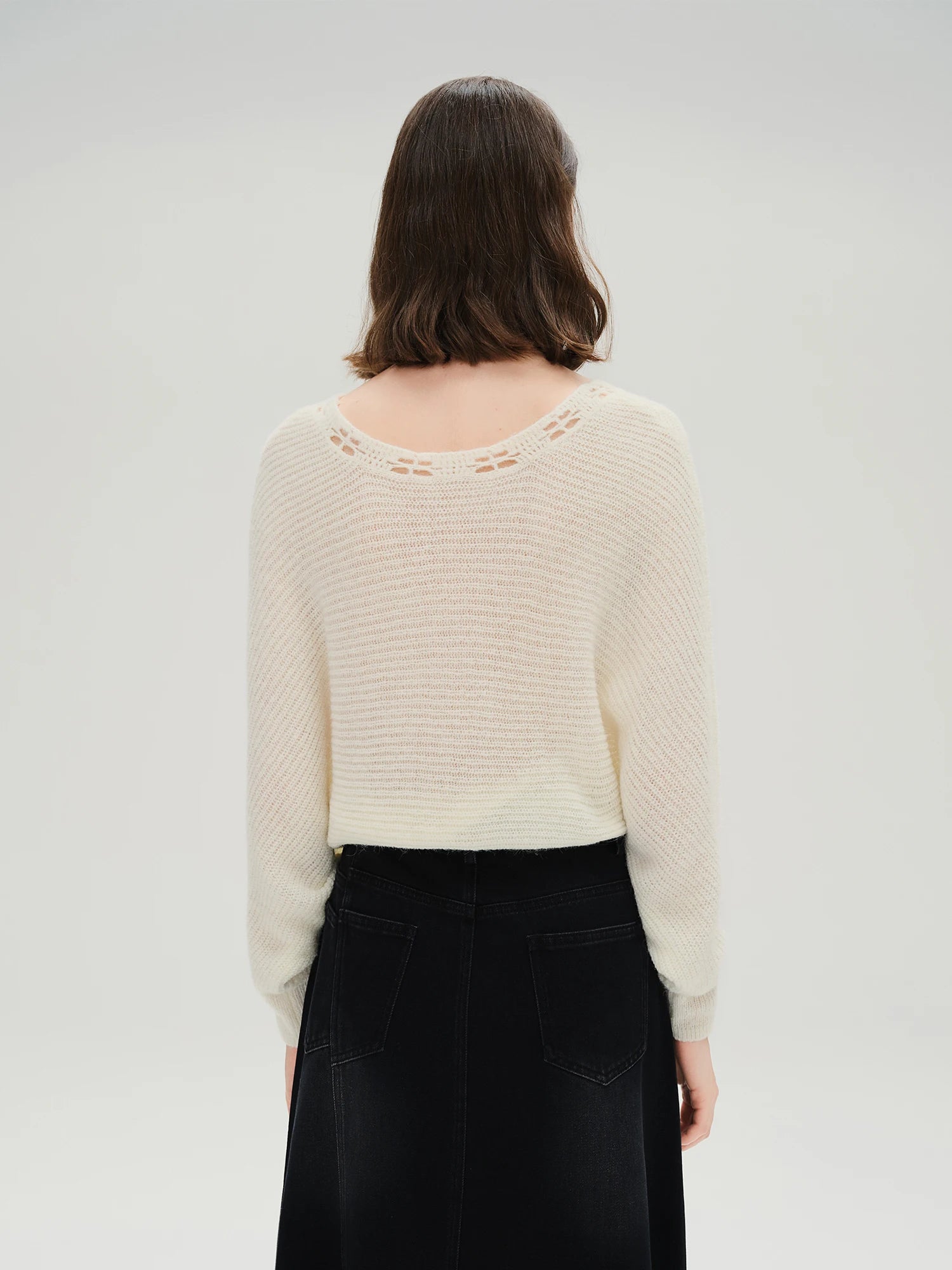 Plus Size Women Cloud Freedom Laid Back Style Cut Out Crochet Round Neckline Knit Sweater Autumn 2025 New Pullovers