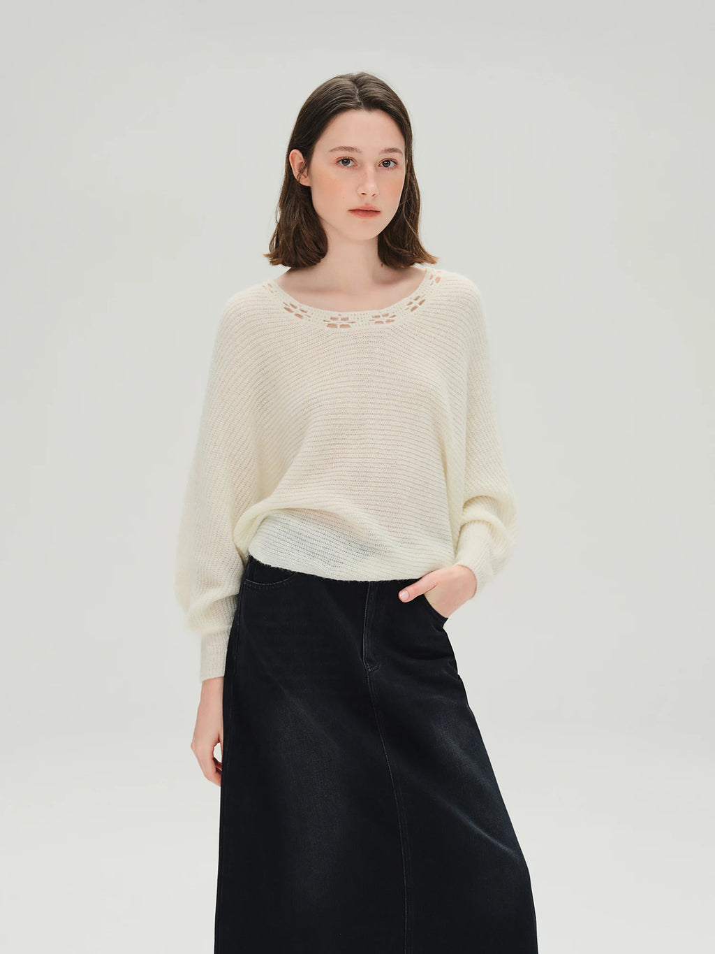 Plus Size Women Cloud Freedom Laid Back Style Cut Out Crochet Round Neckline Knit Sweater Autumn 2025 New Pullovers
