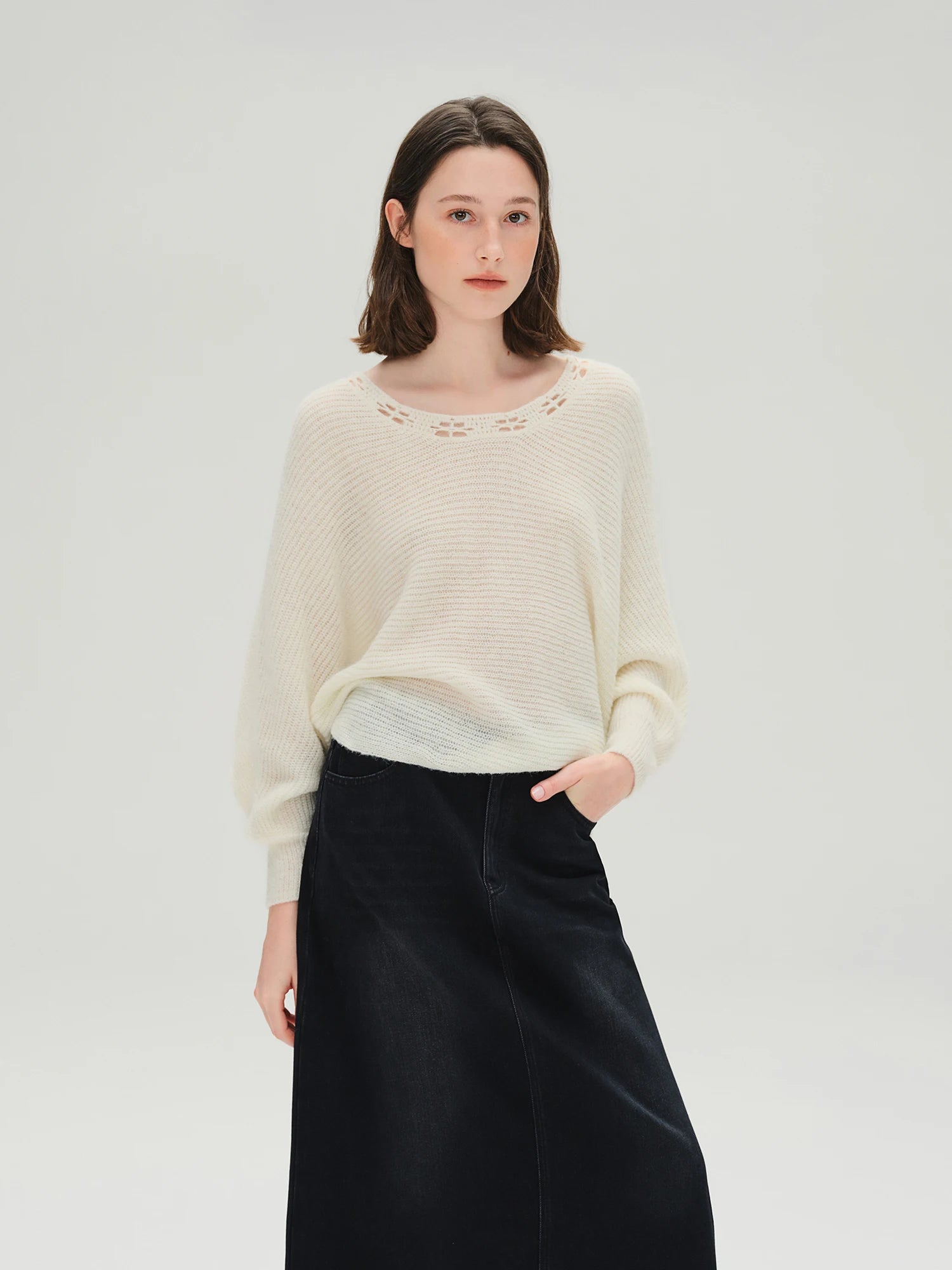 Plus Size Women Cloud Freedom Laid Back Style Cut Out Crochet Round Neckline Knit Sweater Autumn 2025 New Pullovers