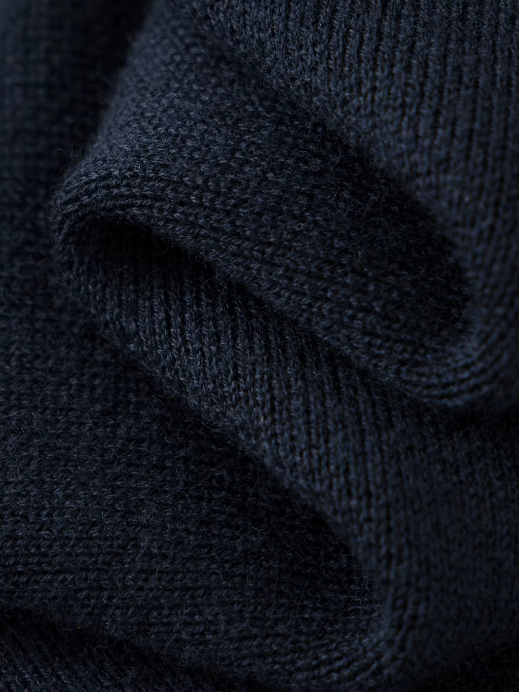 Color-Block Fake Two-Piece Women's Half-High Collar Knitwear 2025 Winter New Arrival, Versatile Color-Block Knit Pullover