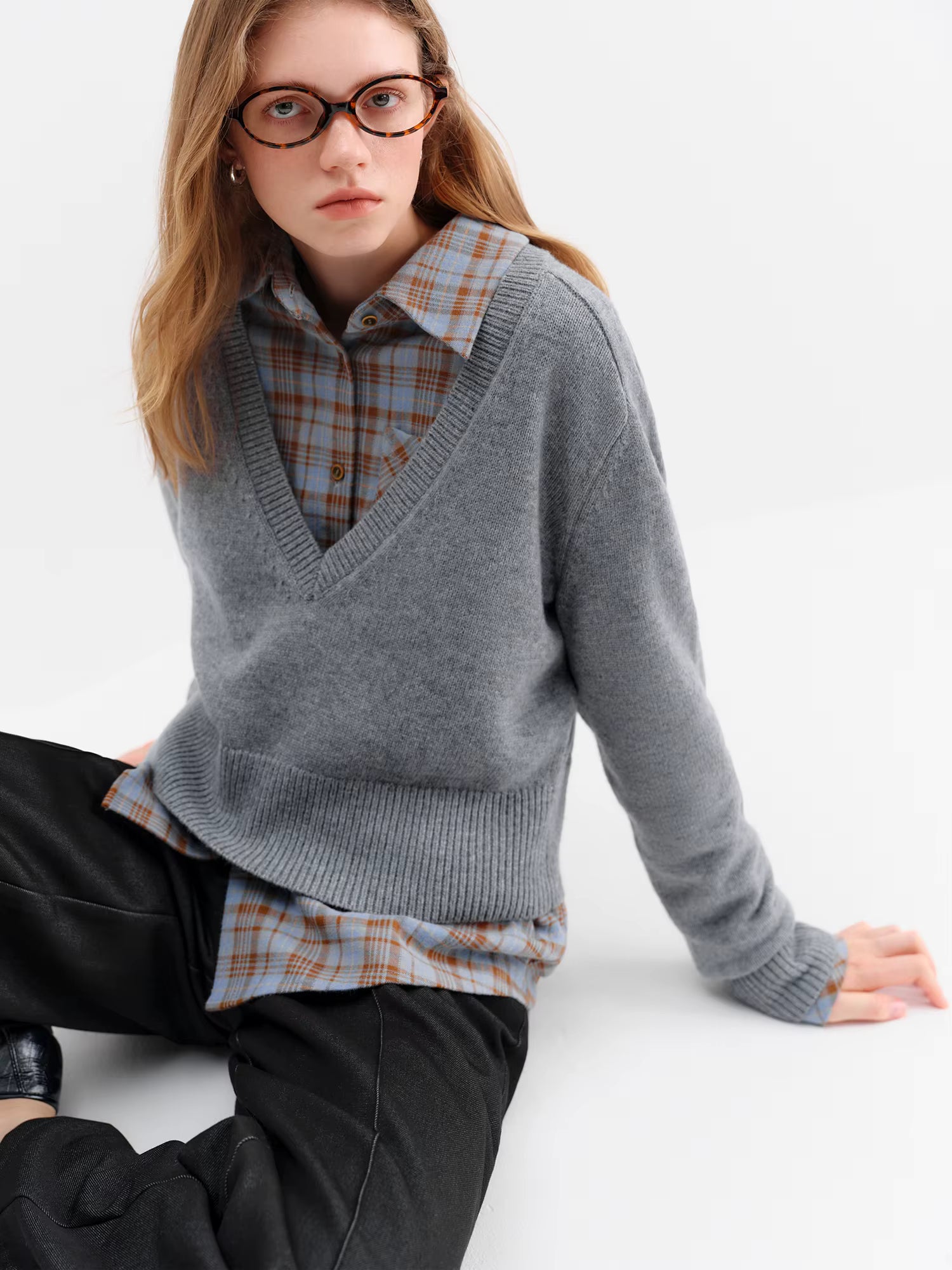 2025 Winter Women's V-Neck Loose Knit Sweater Oversized Pullover Soft Wool Blend Top Cozy Fall Fashion Casual Long Sleeve