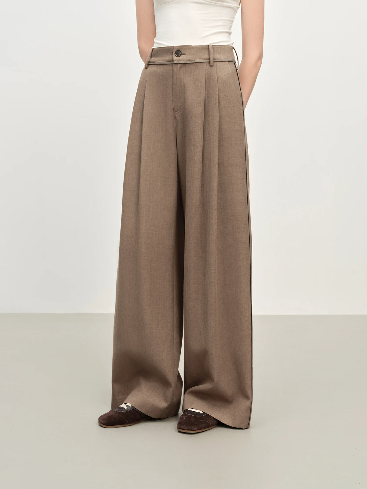 FSLE Retro Style Loose Pleated Drape Straight Pants For Women 2025 Autumn New Arrival Wide-leg Casual Pants