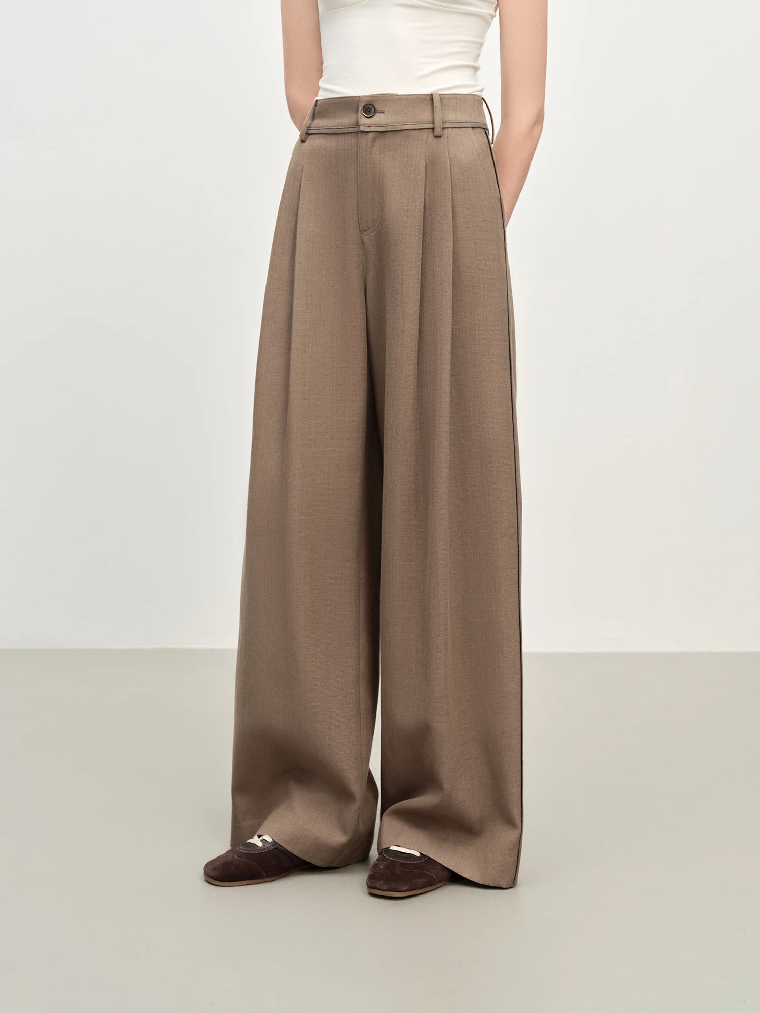 FSLE Retro Style Loose Pleated Drape Straight Pants For Women 2025 Autumn New Arrival Wide-leg Casual Pants