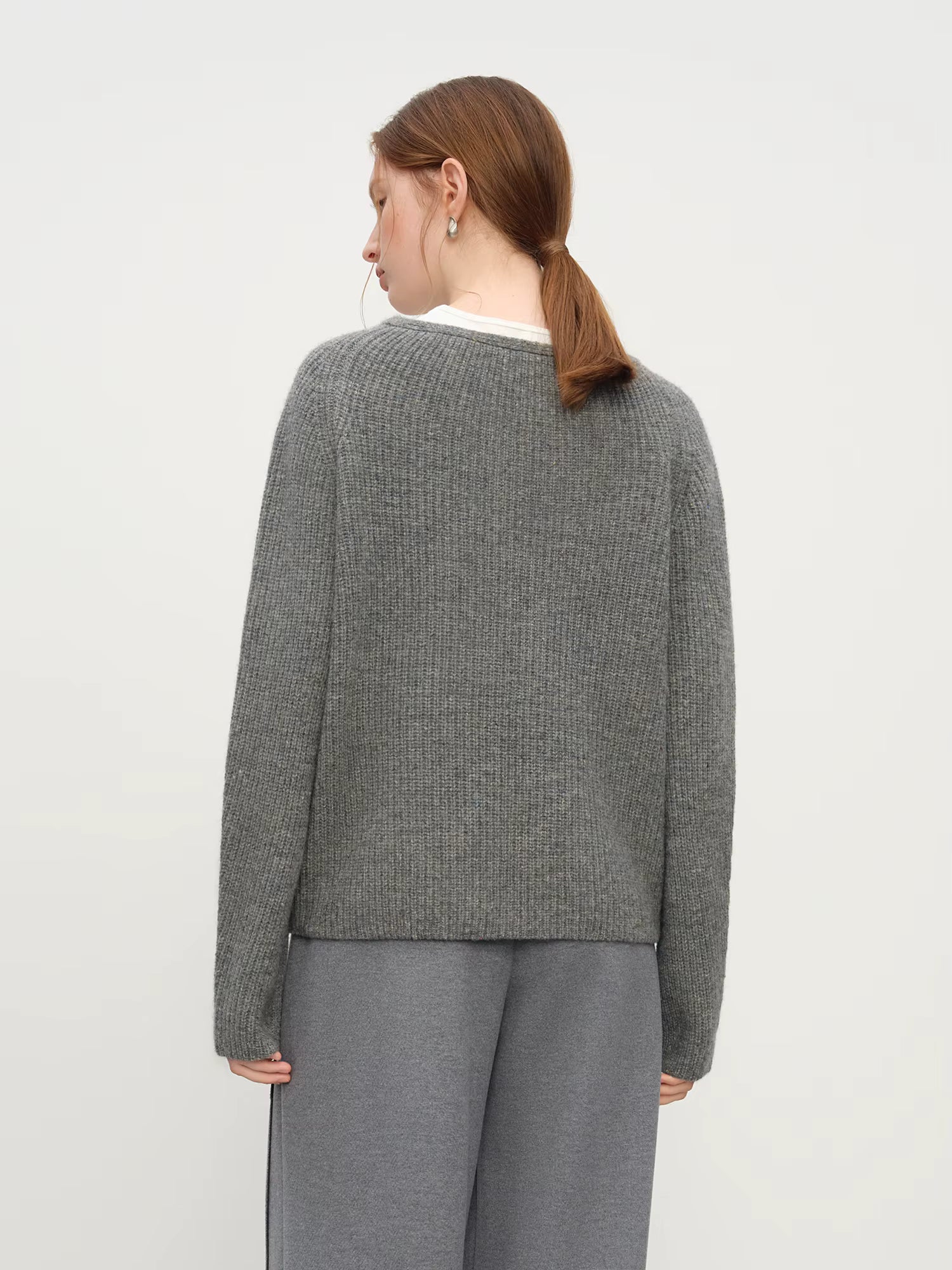 Winter 2025 Women's V-Neck Loose Sweater - Pure Wool Pullover Knit Top with Relaxed Fit for Casual Comfort
