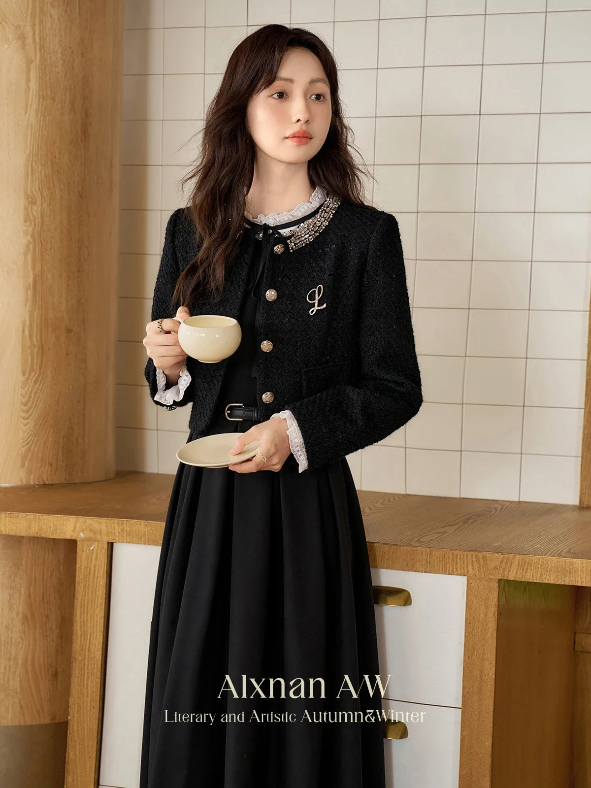 ALXNAN Camisole Dress for Women Solid Black A-line Sleeveless Sequins 2024 Autumn Simple Basics Commuter Clothing Female L50060
