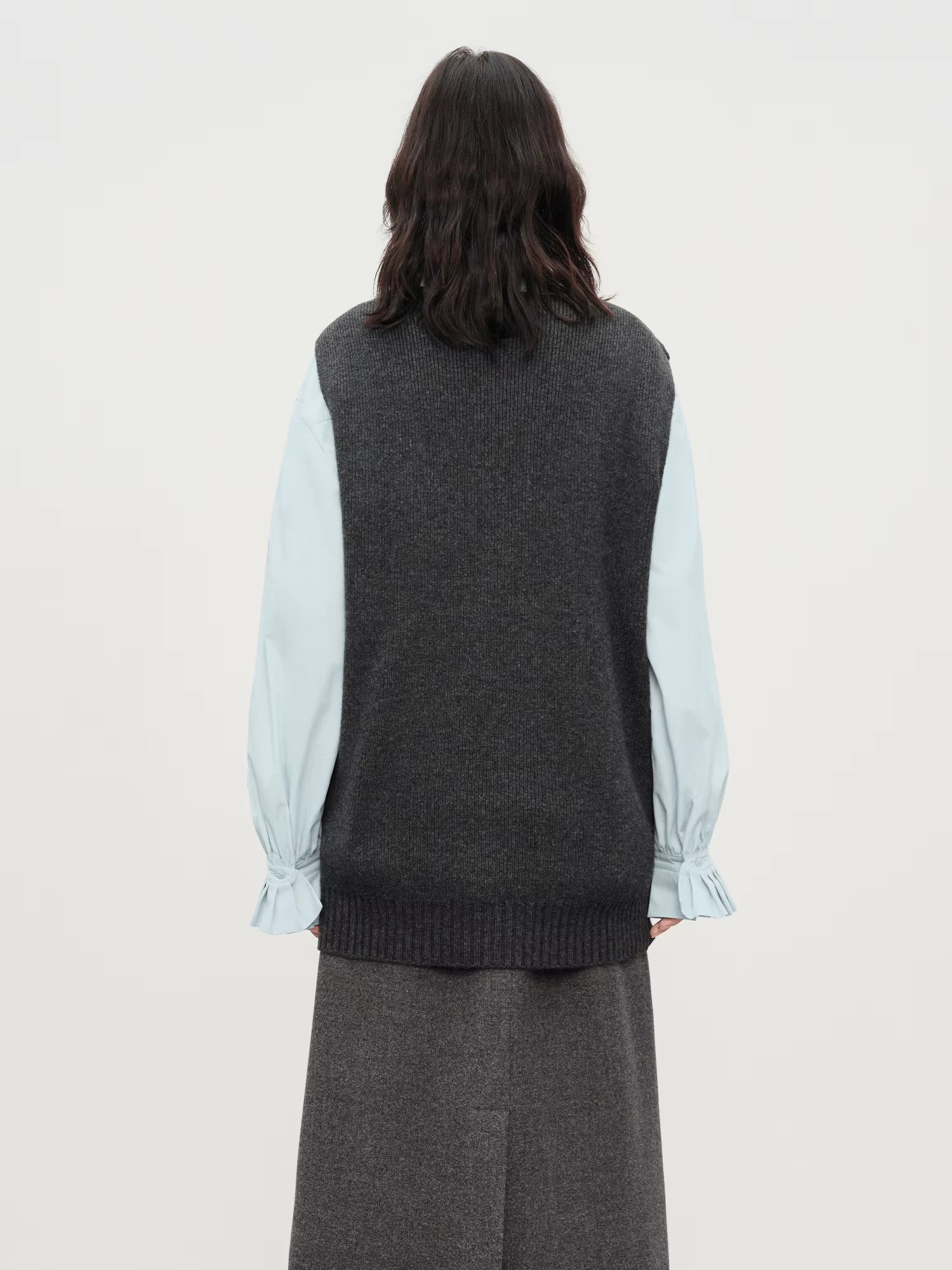 Autumn Oversized V-Neck Knit Vest for Women 2025 Winter New Sleeveless Pullover Slimming Layering Piece Loose Fit Tank Top