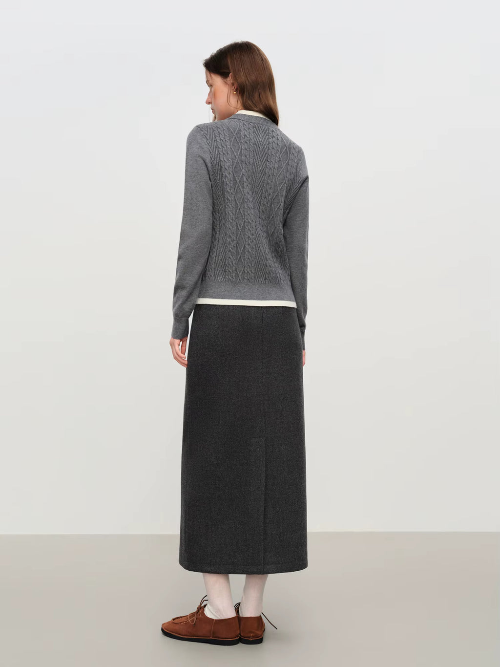 Fake Two-piece Cable-knitted Cardigan V-neck Slim Elastic Soft 2025 Winter New Korean Style Knitted Sweater Trendy