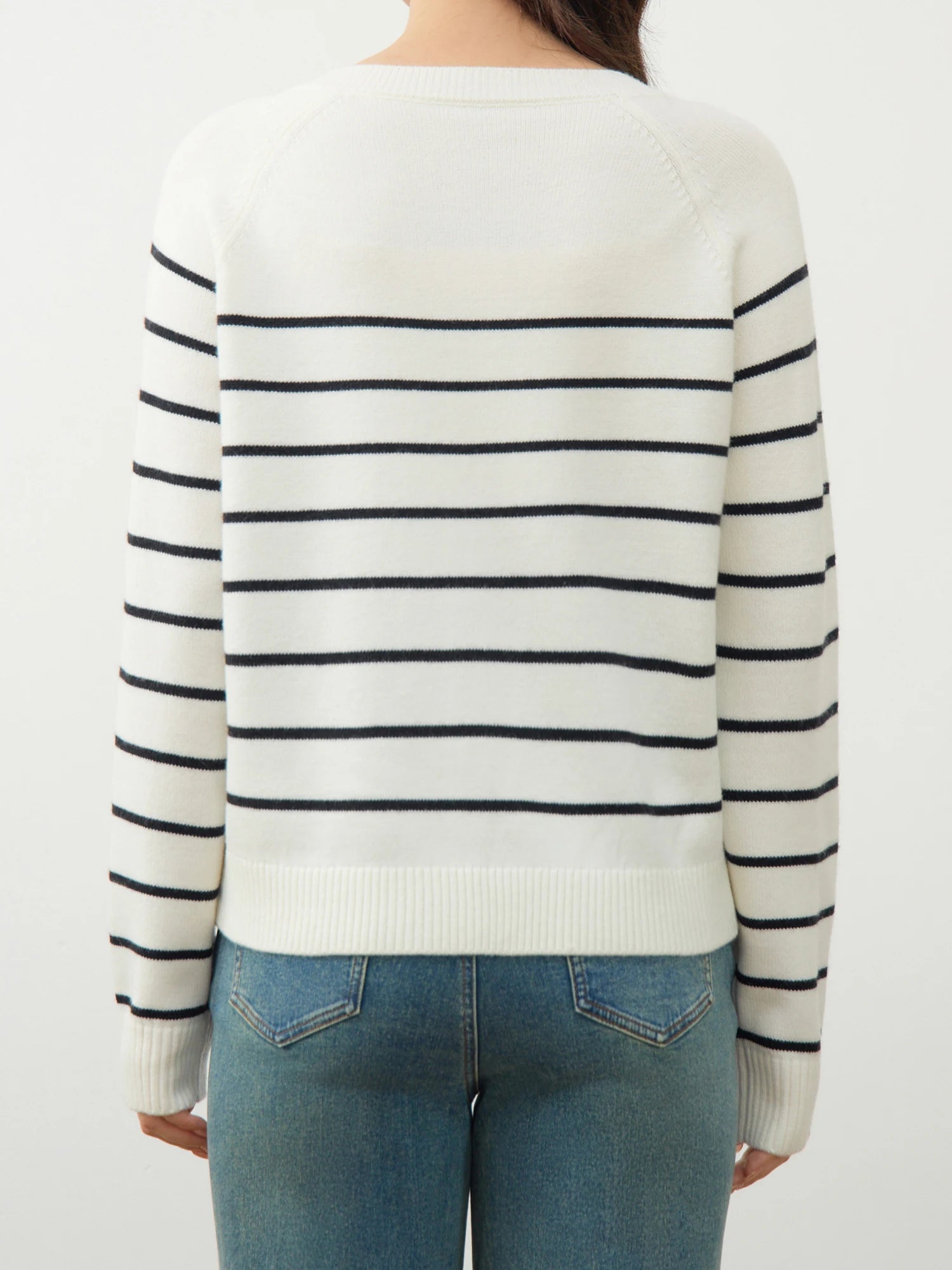 DUSHU 8.5% Wool Sweater Neckline Three Button Female Black White Stripe Long Sleeve Sweater Casual Round Neck Pullover 24DS84148