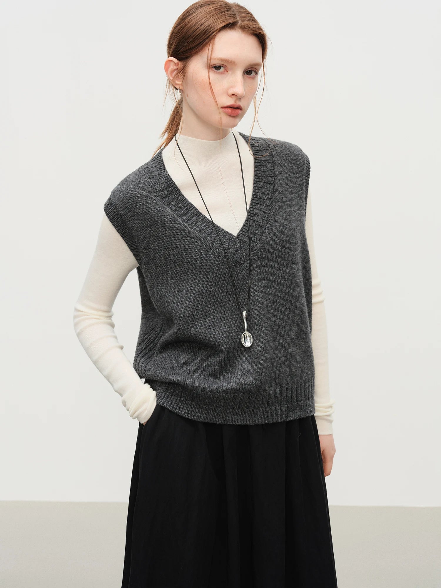 FSLE Women Autumn Winter 2025 New Arival Wool Knit V-neck Sleeveless Vest for Layering Outerwear Tops Tanks Design layered vest