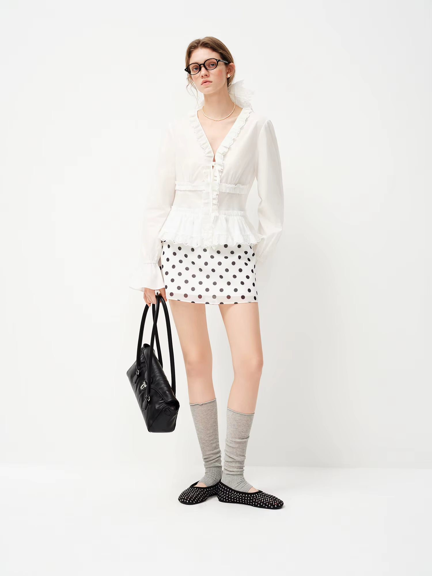 Wood Ear Edge Trim V-Neck Floral Hemline Long-Sleeve Blouse for Women Spring 2026 New Arrival Retro Cotton White Shirts