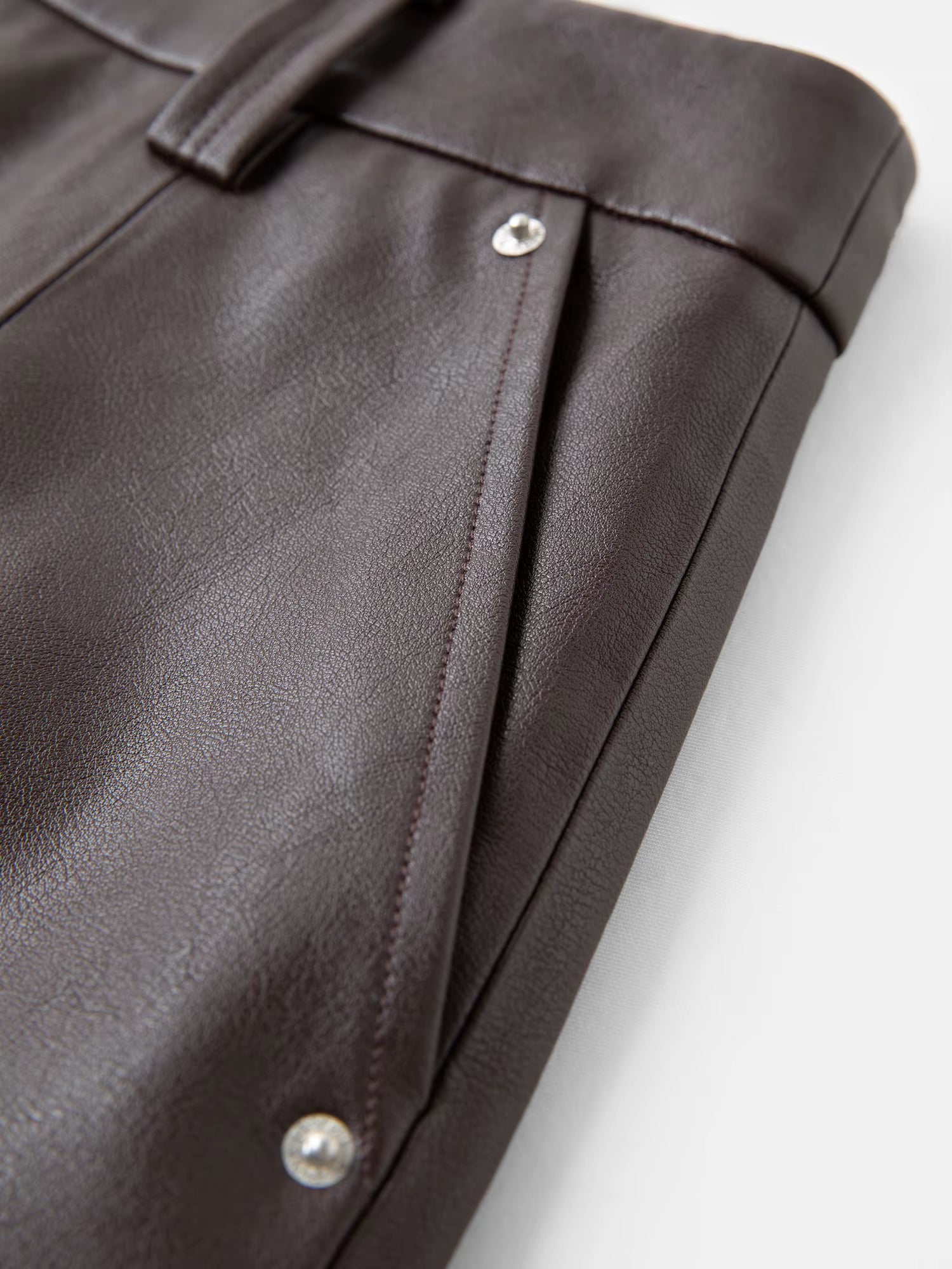 Plus-size Women High-waisted A-line Leather Skirt Winter 2025 New Arrival from the Bold Black Brown Collection Half Skirt