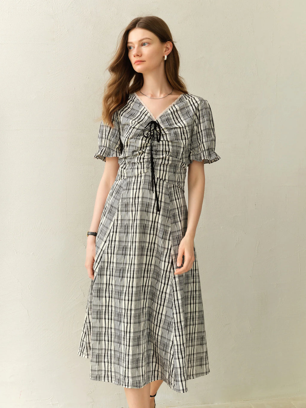 DUSHU Plus Size Contrast Color Pleated Plaid Dress 2025 Summer Lace V-neck French Elegant Style Mid-length Dress