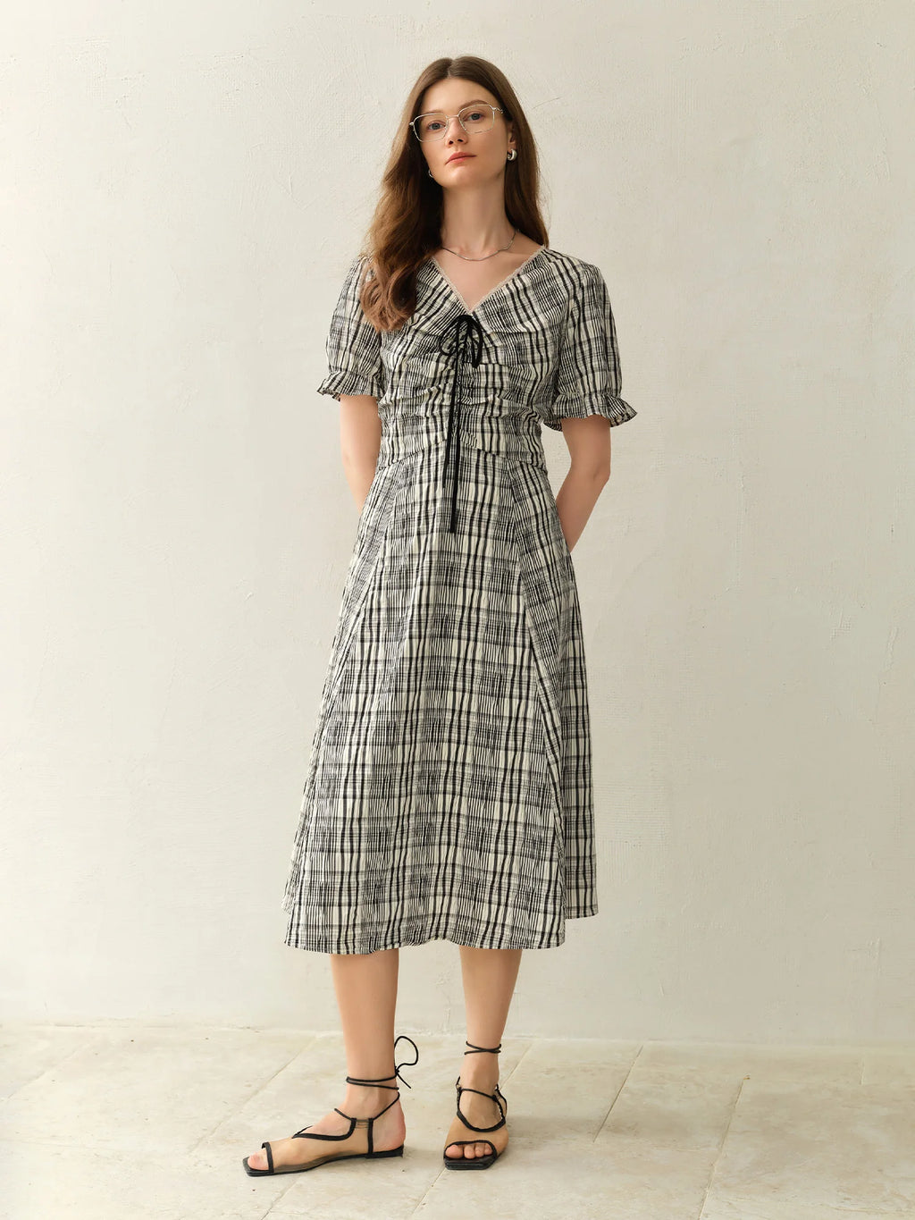 DUSHU Plus Size Contrast Color Pleated Plaid Dress 2025 Summer Lace V-neck French Elegant Style Mid-length Dress