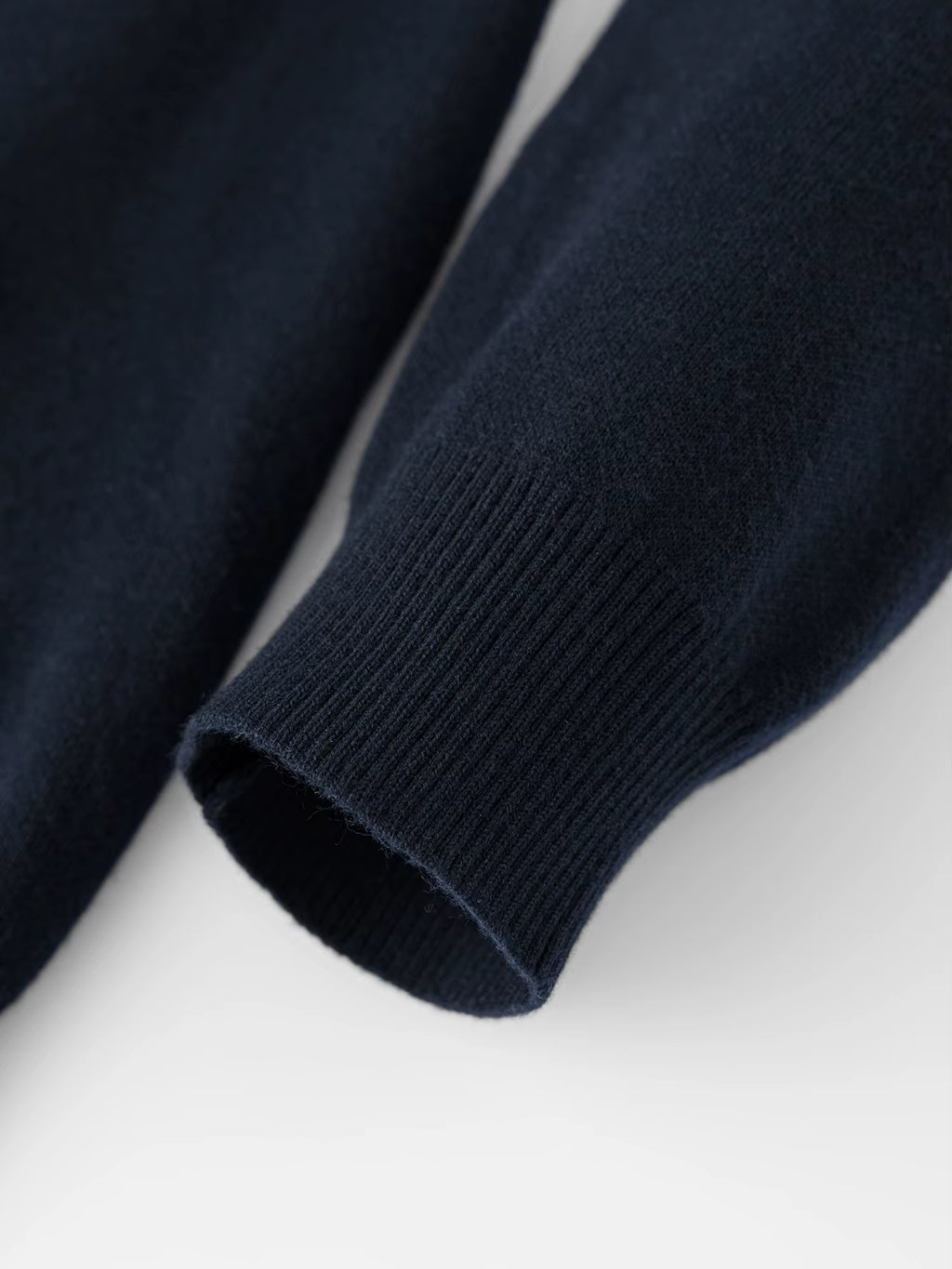 Color-Block Fake Two-Piece Women's Half-High Collar Knitwear 2025 Winter New Arrival, Versatile Color-Block Knit Pullover