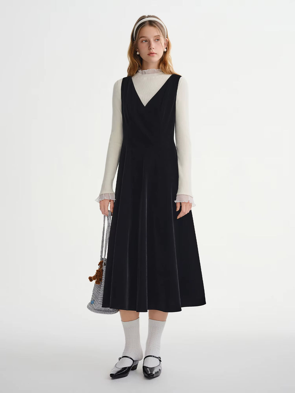Stylish Plus-Size Flowing Velvet Waist defining Vest Design Dress - Autumn/Winter Deep V-Neck Sleeveless 2025 Winter New