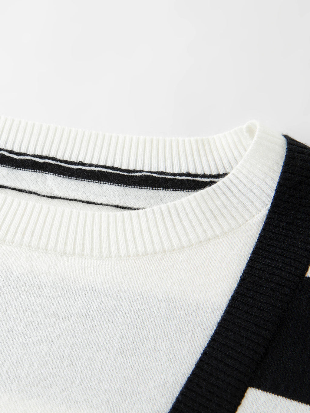FSLE Black and White Striped Fake Two-piece Wool Sweater for Women 2025 Autumn New Style V-neck Loose Pullover Sweater