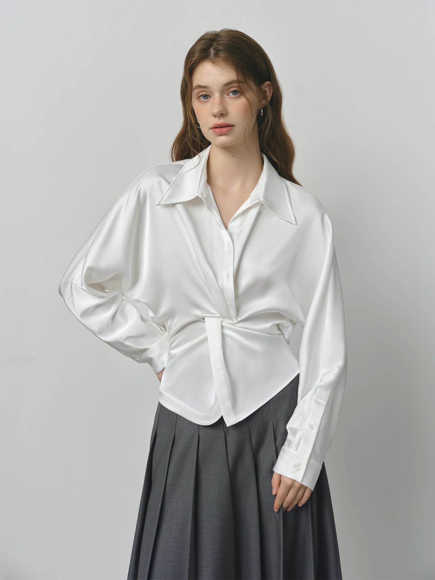 FSLE French Style Minimalism V-neck Long Sleeves Shirt For Women 2025 Autumn New Arrival Slightly Loose Twist Top