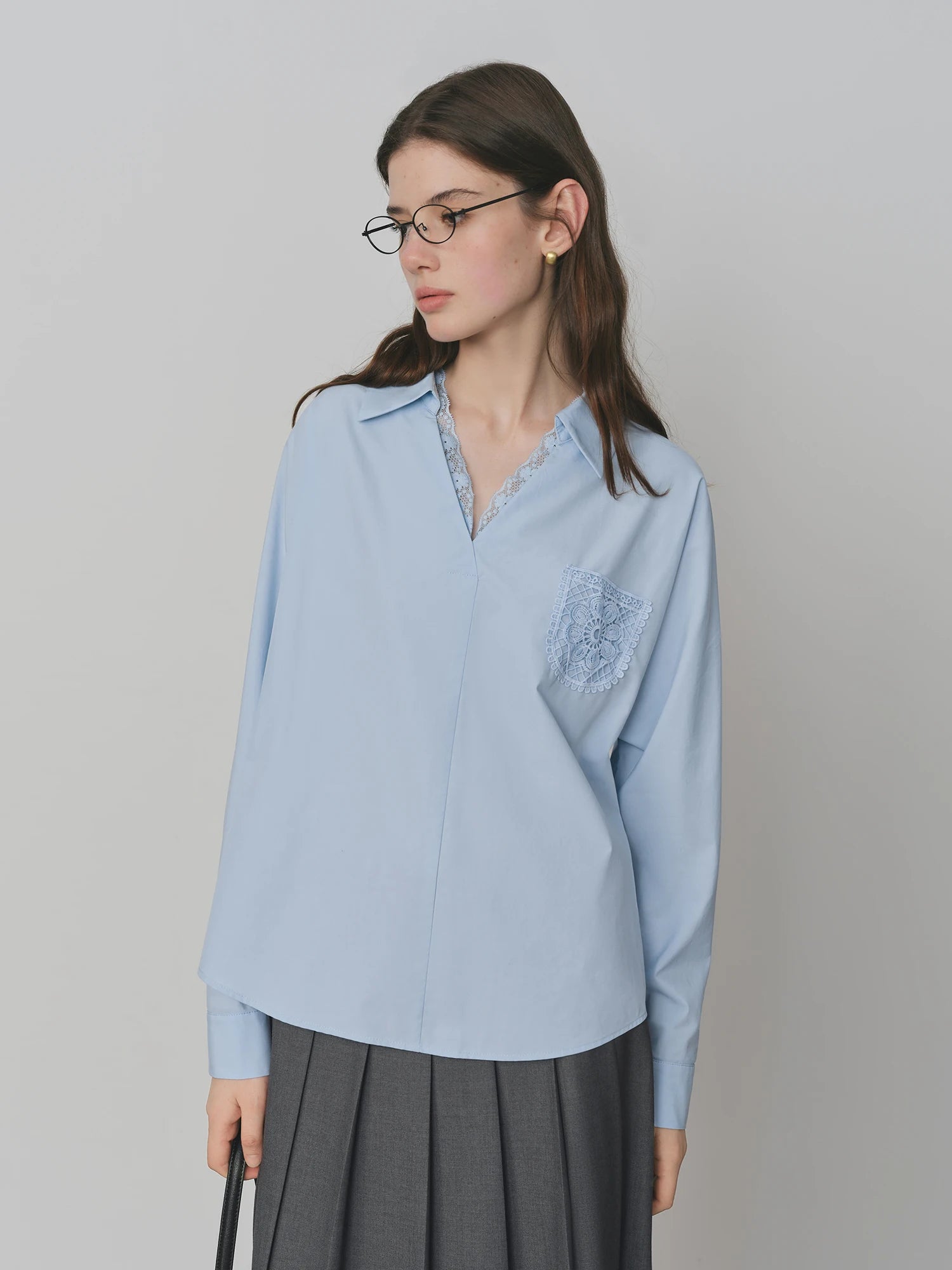 FSLE Autumn 2025 Women's V-Neck Blouse - Lace Trim Loose Fit White Shirt Casual Office Wear with Floral Embroidery