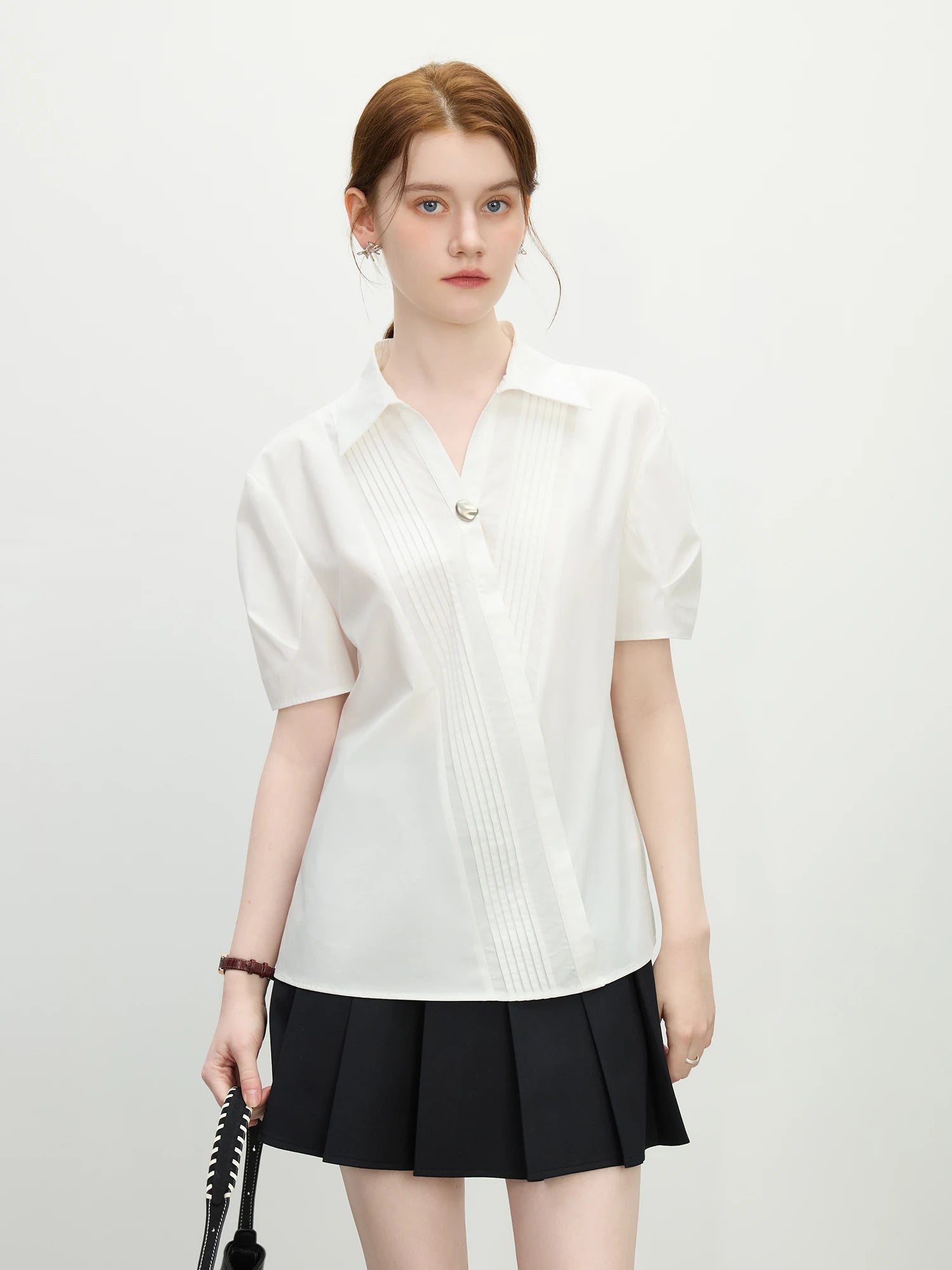 FSLE Minimalist Style Solid Color V-neck Short-sleeved Shirt for Women 2025 Summer New Loose White Short-sleeved Top