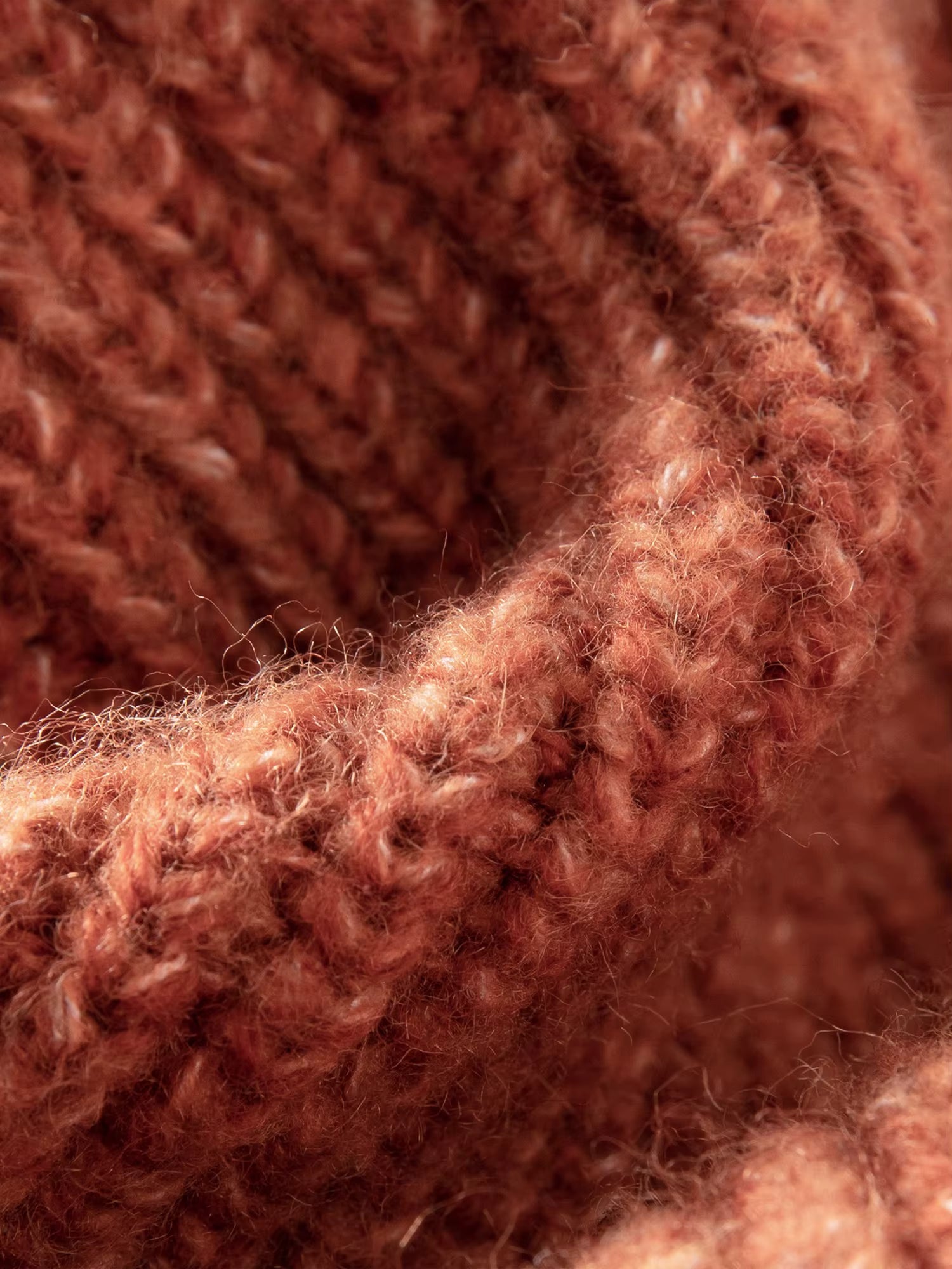 【Premium Series】Winter 2025 Women's V-Neck Yarn Knit Sweater - Design Sense Loose Fit Soft Pullover for Casual Elegance