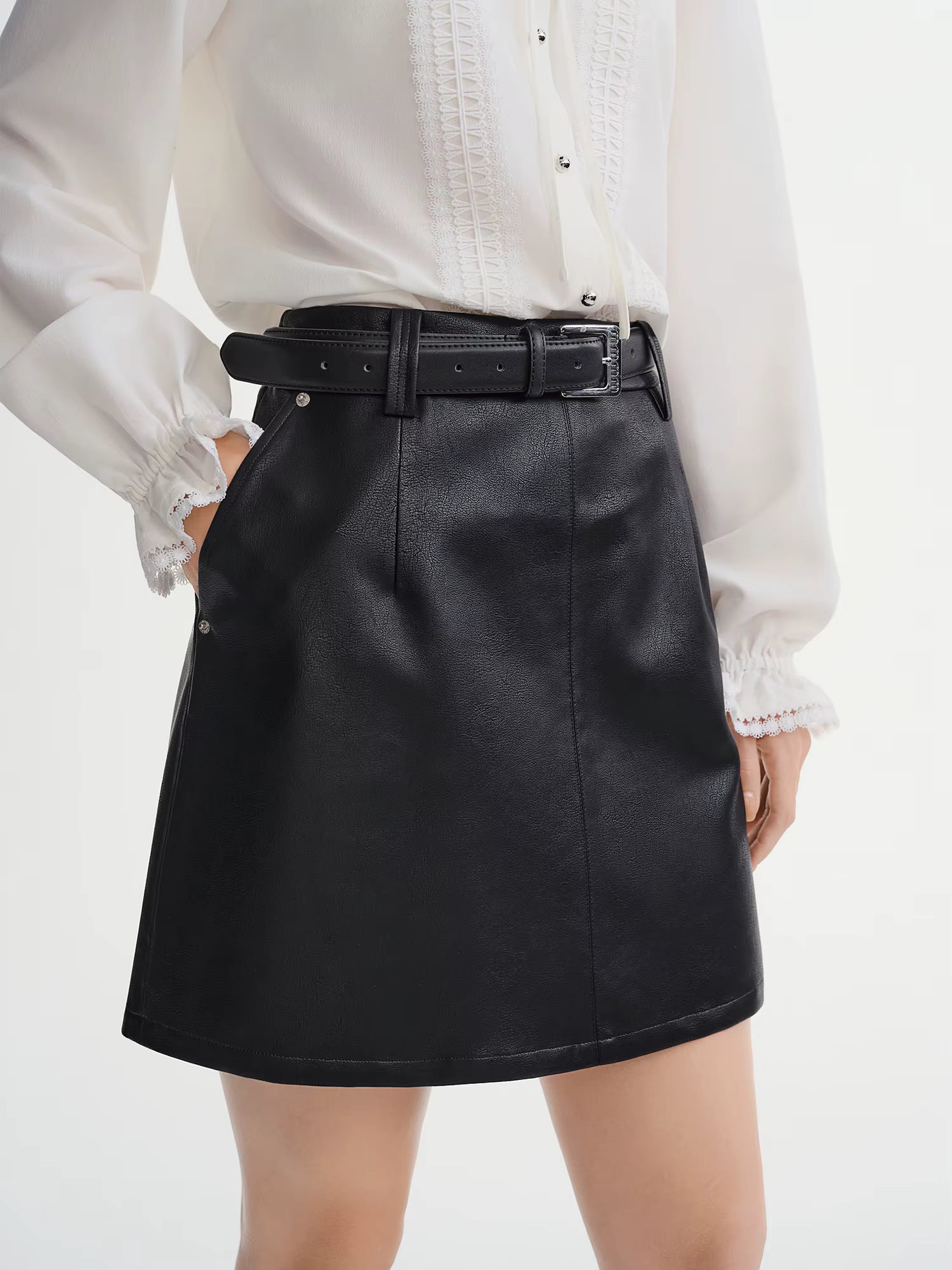 Plus-size Women High-waisted A-line Leather Skirt Winter 2025 New Arrival from the Bold Black Brown Collection Half Skirt