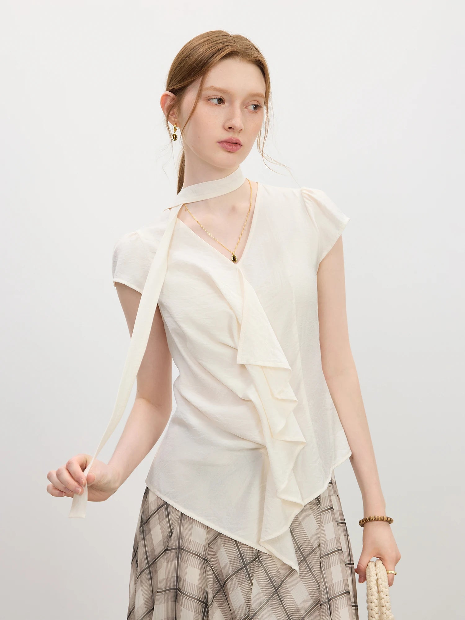 FSLE Ruffled V-neck Shirt for Women 2025 Summer New Arrival Elegant Temperament Commuting Flying Sleeve Slim Chic Top
