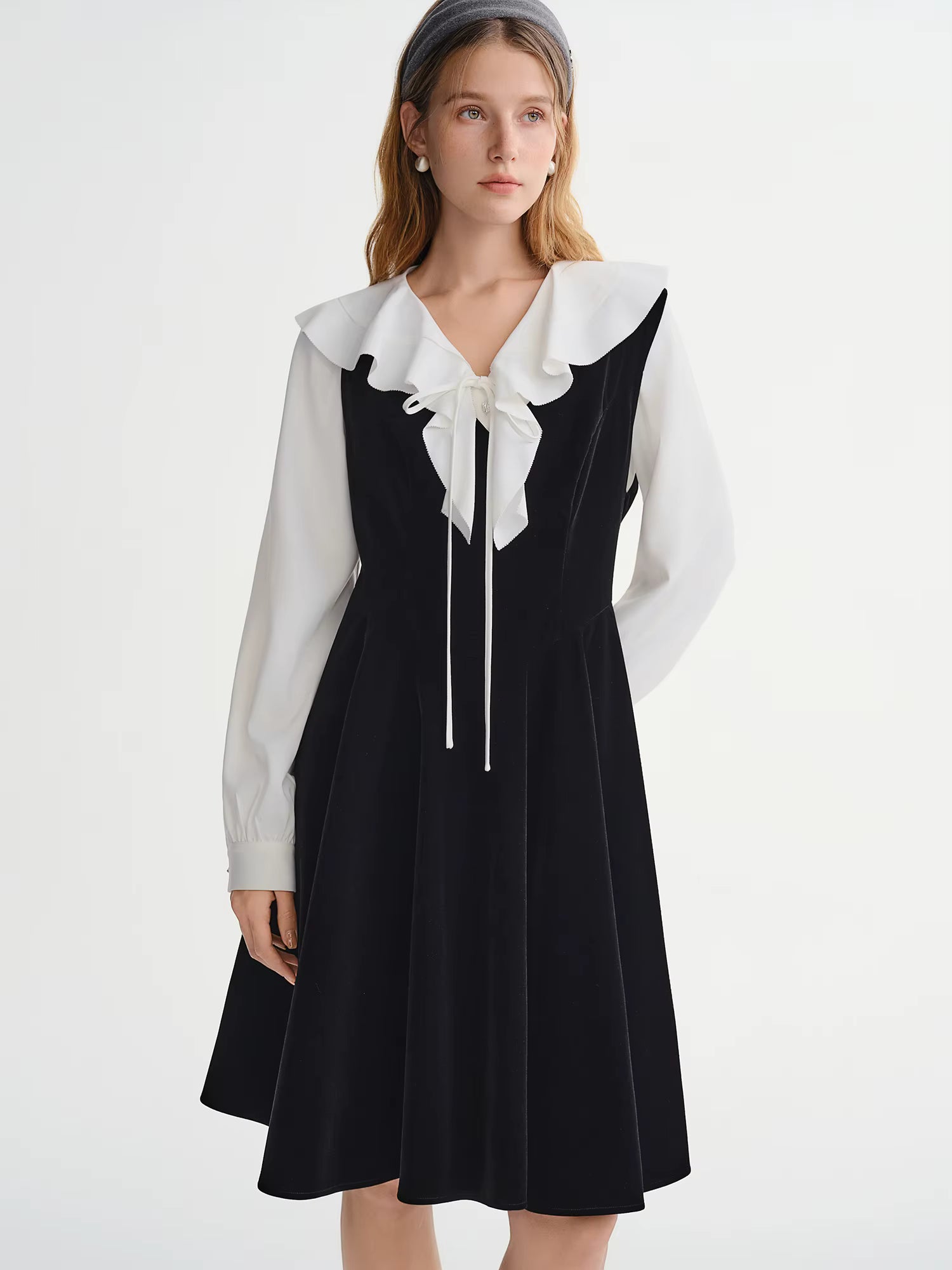 Stylish Plus-Size Flowing Velvet Waist defining Vest Design Dress - Autumn/Winter Deep V-Neck Sleeveless 2025 Winter New