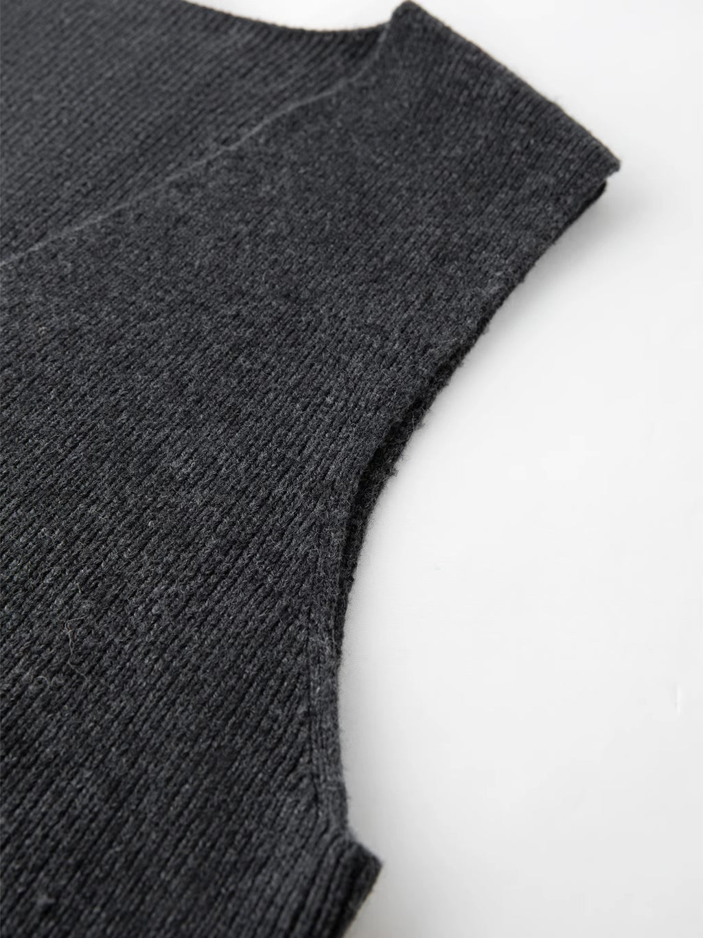 Autumn Oversized V-Neck Knit Vest for Women 2025 Winter New Sleeveless Pullover Slimming Layering Piece Loose Fit Tank Top