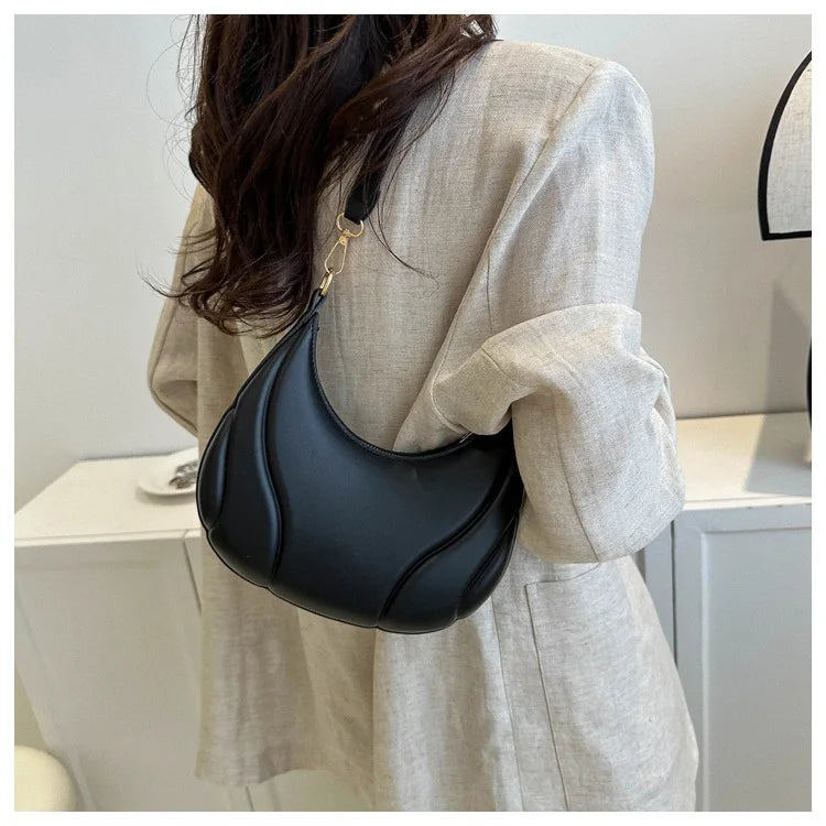 Retro Solid Color Shoulder Bag PU Leather Handbags for Women Simple Ladies Underarm Bag Designer Hobos Saddle Crescent Chic Bag