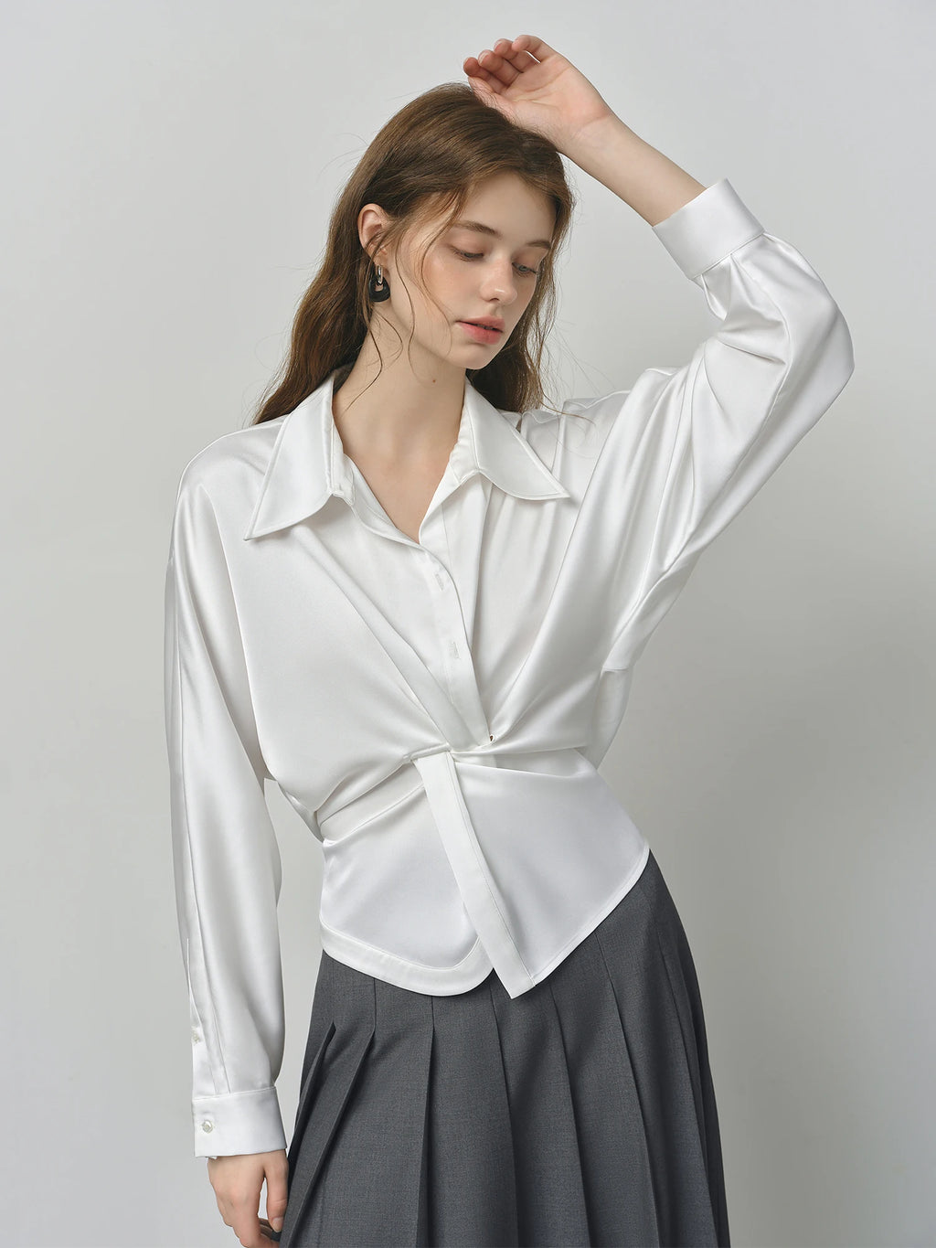 FSLE French Style Minimalism V-neck Long Sleeves Shirt For Women 2025 Autumn New Arrival Slightly Loose Twist Top