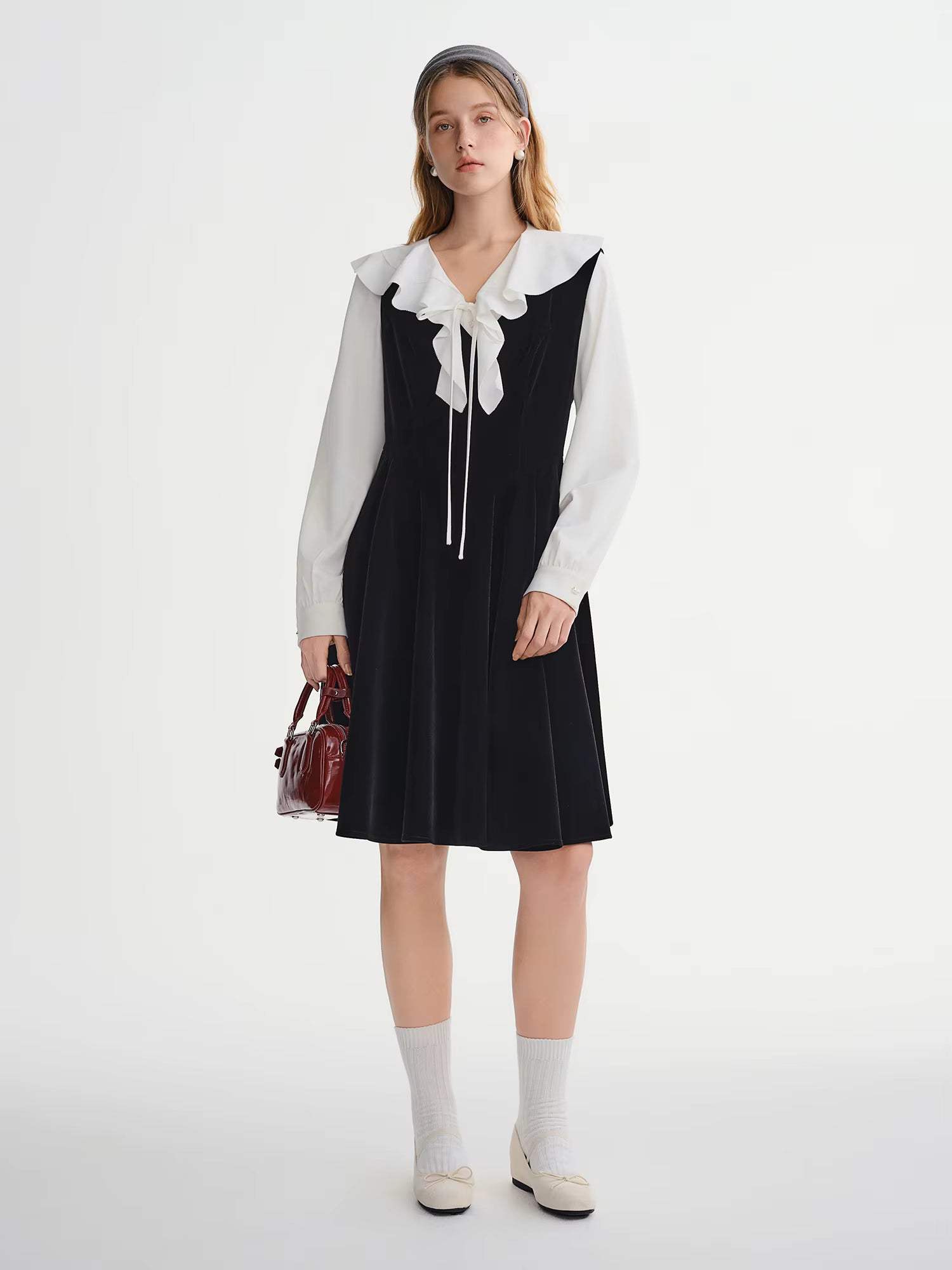 Stylish Plus-Size Flowing Velvet Waist defining Vest Design Dress - Autumn/Winter Deep V-Neck Sleeveless 2025 Winter New