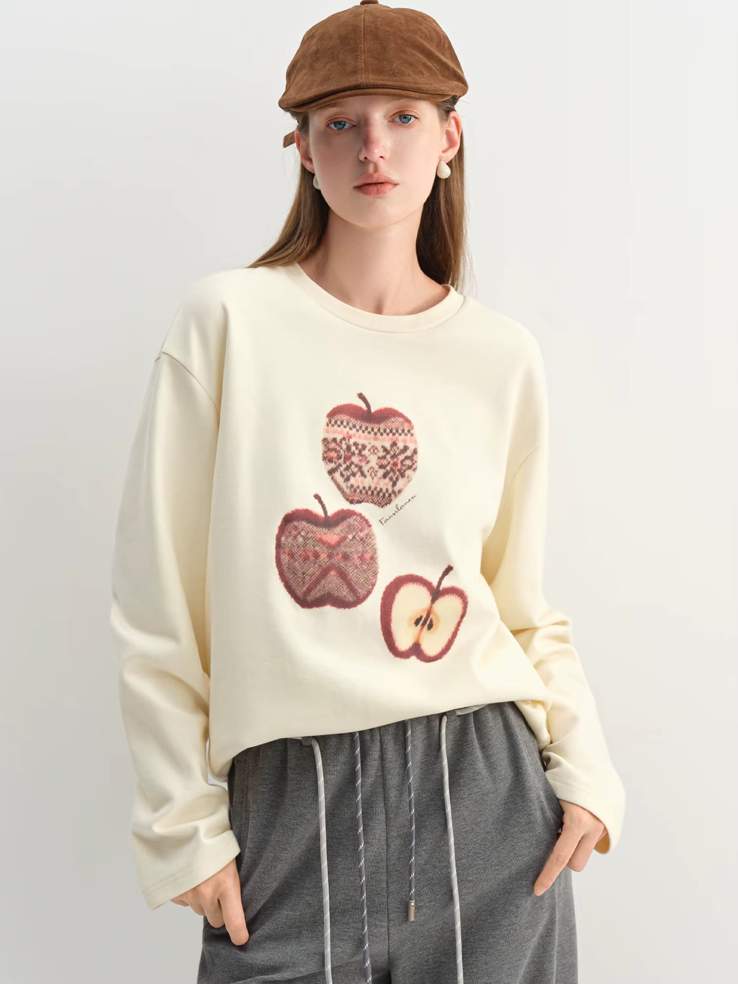 Spring Autumn New Women's American Retro Funny Apple Print T-Shirt Casual Loose Fit Round Neck Top Y2K Vintage Streetwear