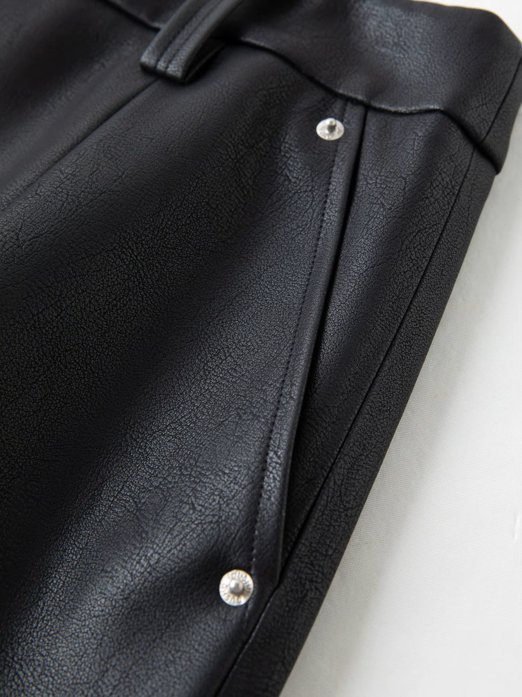 Plus-size Women High-waisted A-line Leather Skirt Winter 2025 New Arrival from the Bold Black Brown Collection Half Skirt