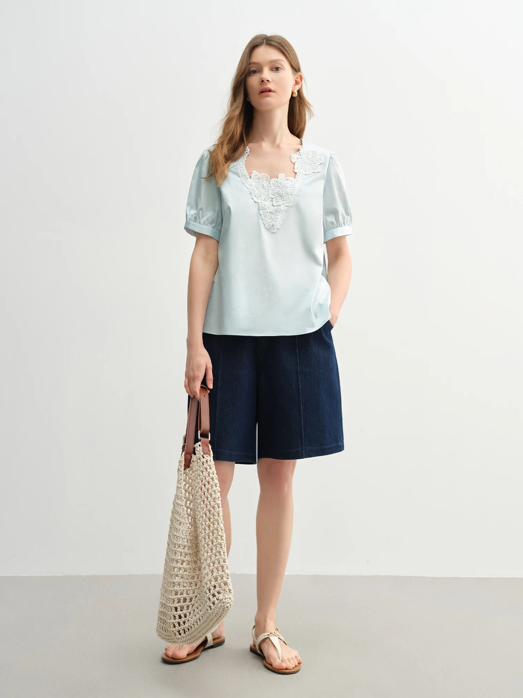DUSHU Plus Size Women's Exquisite Lace Short-sleeved Blouse 2025 Summer New Embroidery Lace V-neck Slim Top