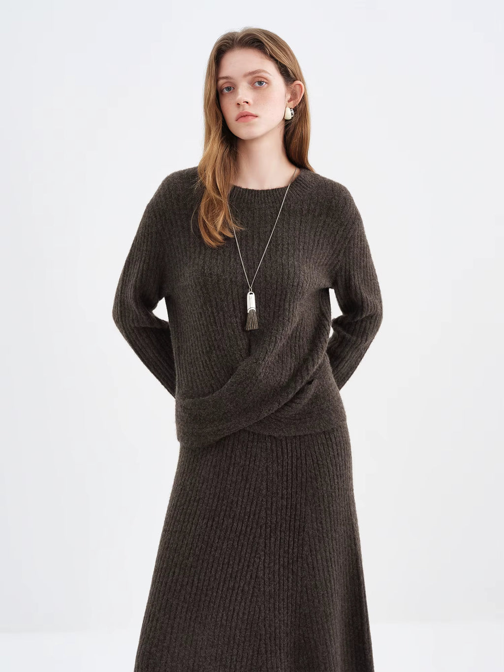 Fall 2025 Winter New Arrival Elegant Knitwear Twisted Knit Sweater and Skirt Two-Piece Outfit Sweater and Long Skirts Sets