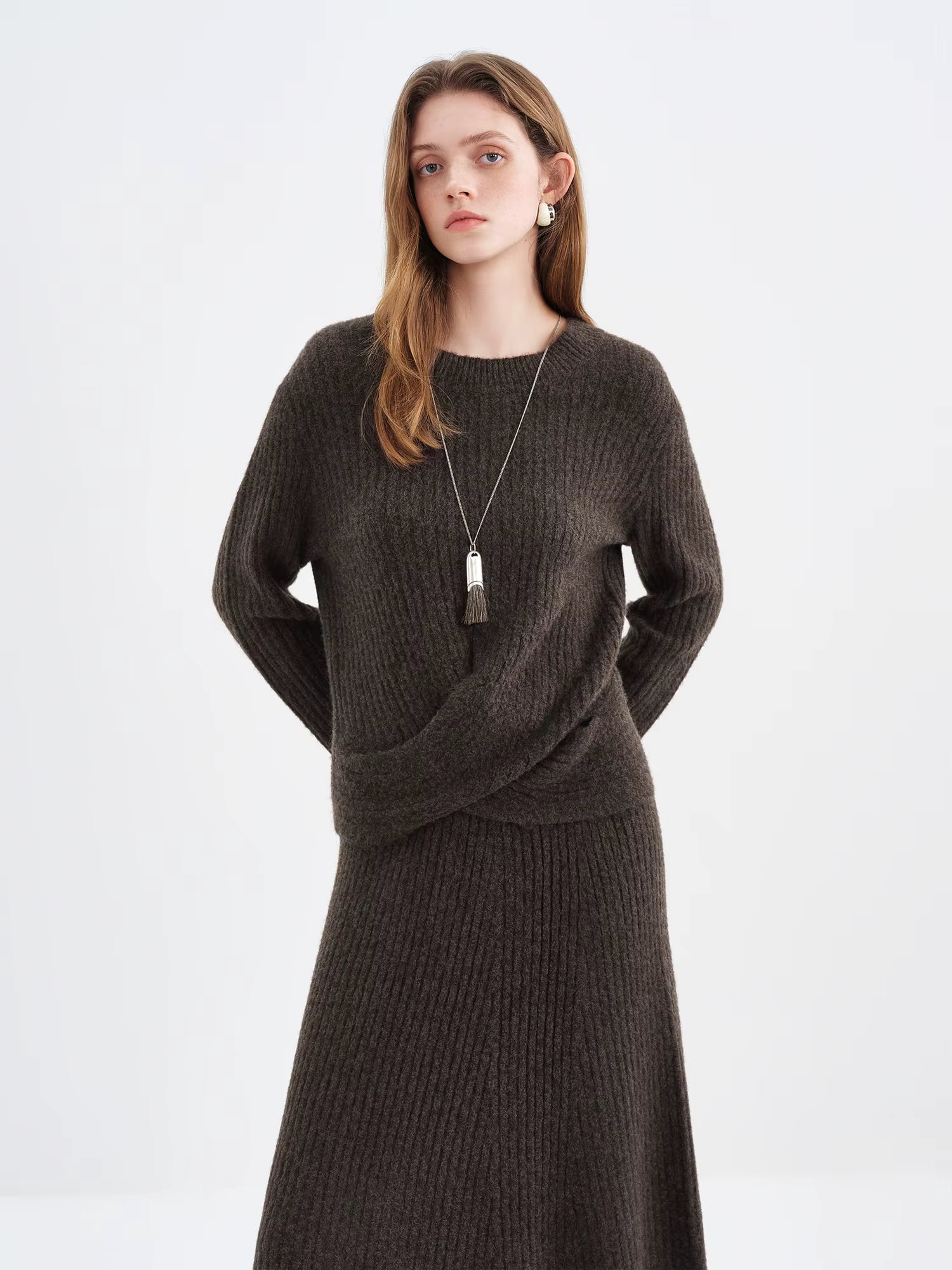 Fall 2025 Winter New Arrival Elegant Knitwear Twisted Knit Sweater and Skirt Two-Piece Outfit Sweater and Long Skirts Sets